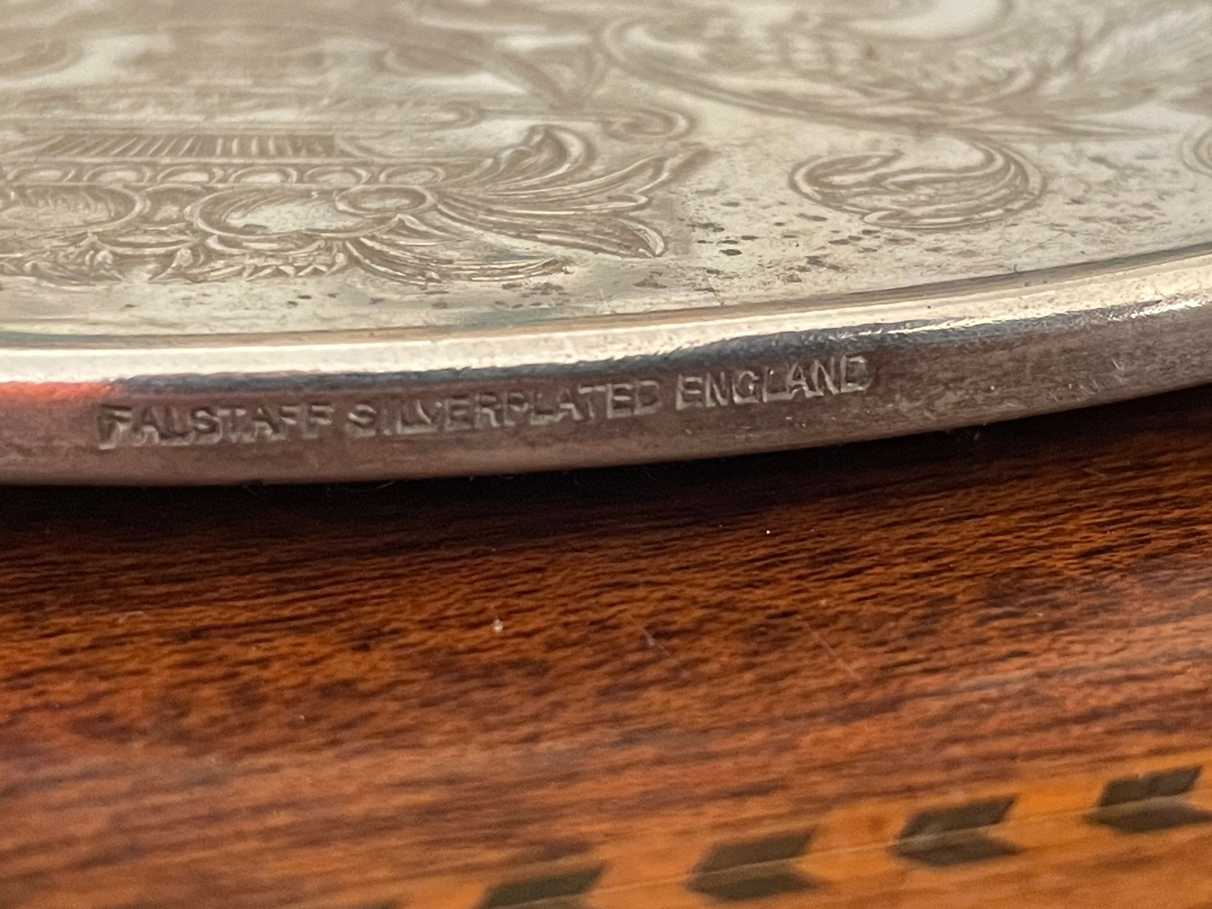 Silvered metal table mat