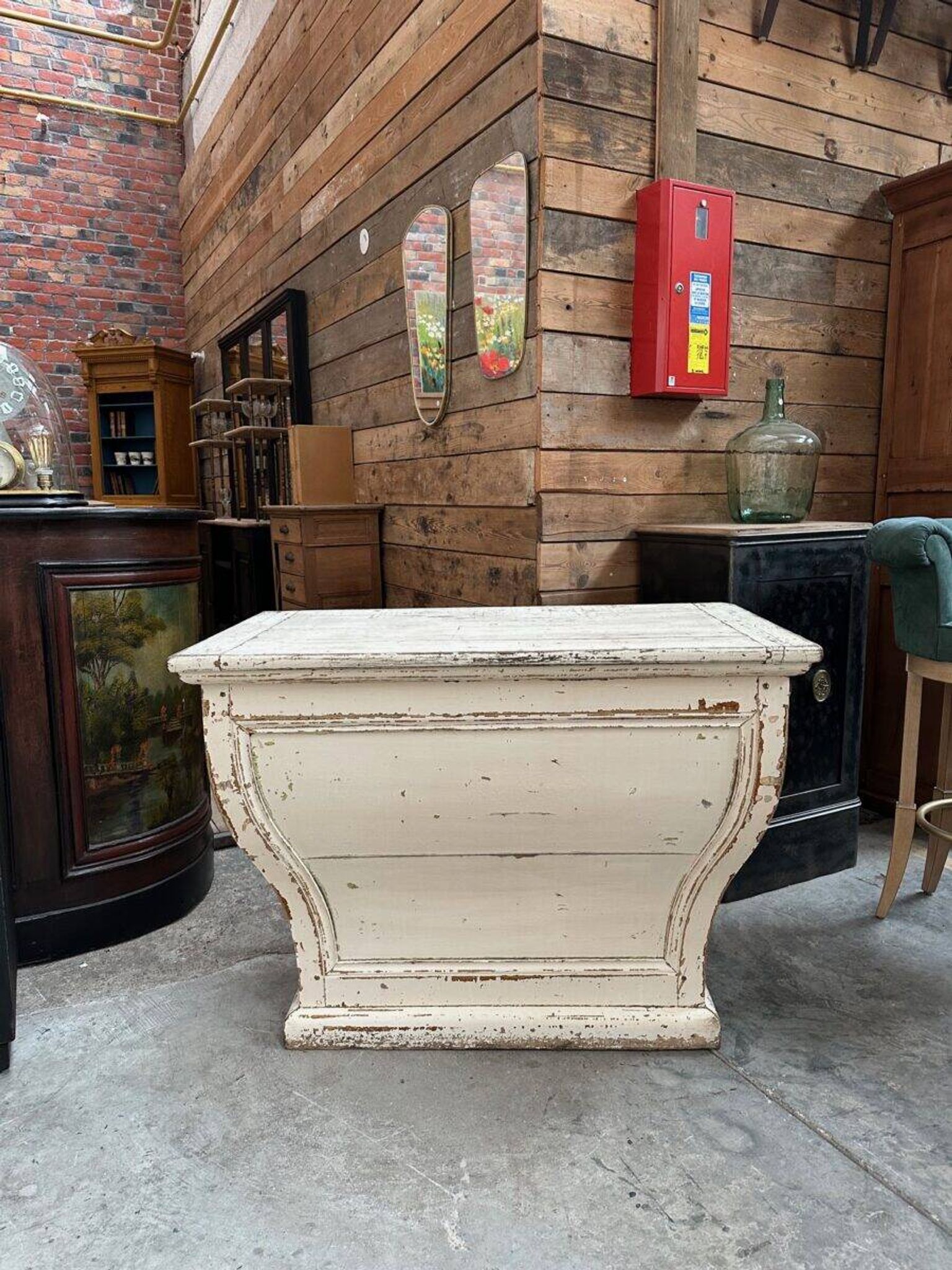 Patinated counter from the 19th century