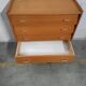 Commode vintage pieds fuseau