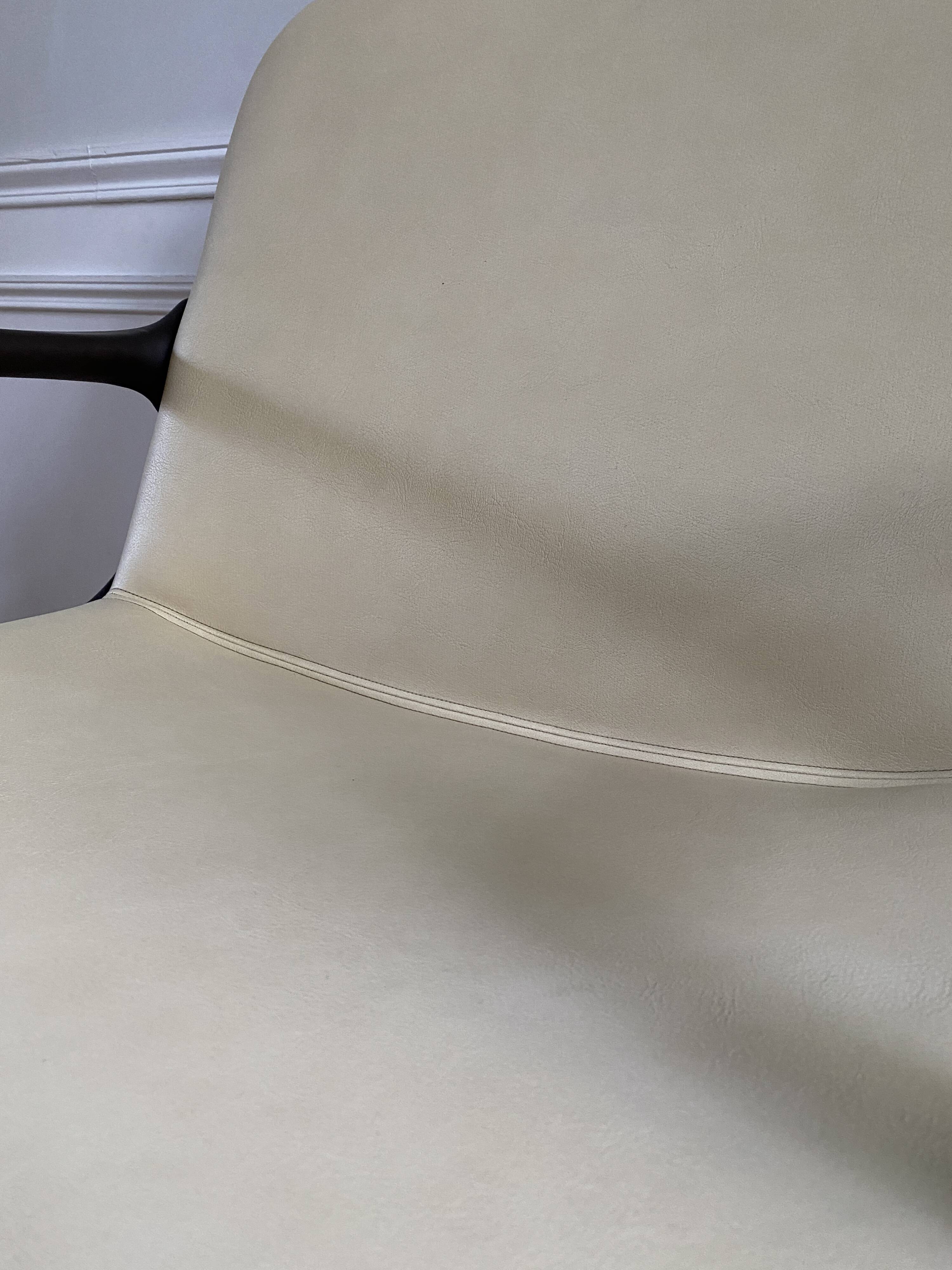 Vintage office chair "Executive chair" Edition Comforto, after CHARLES POLLOCK (1930-2013)