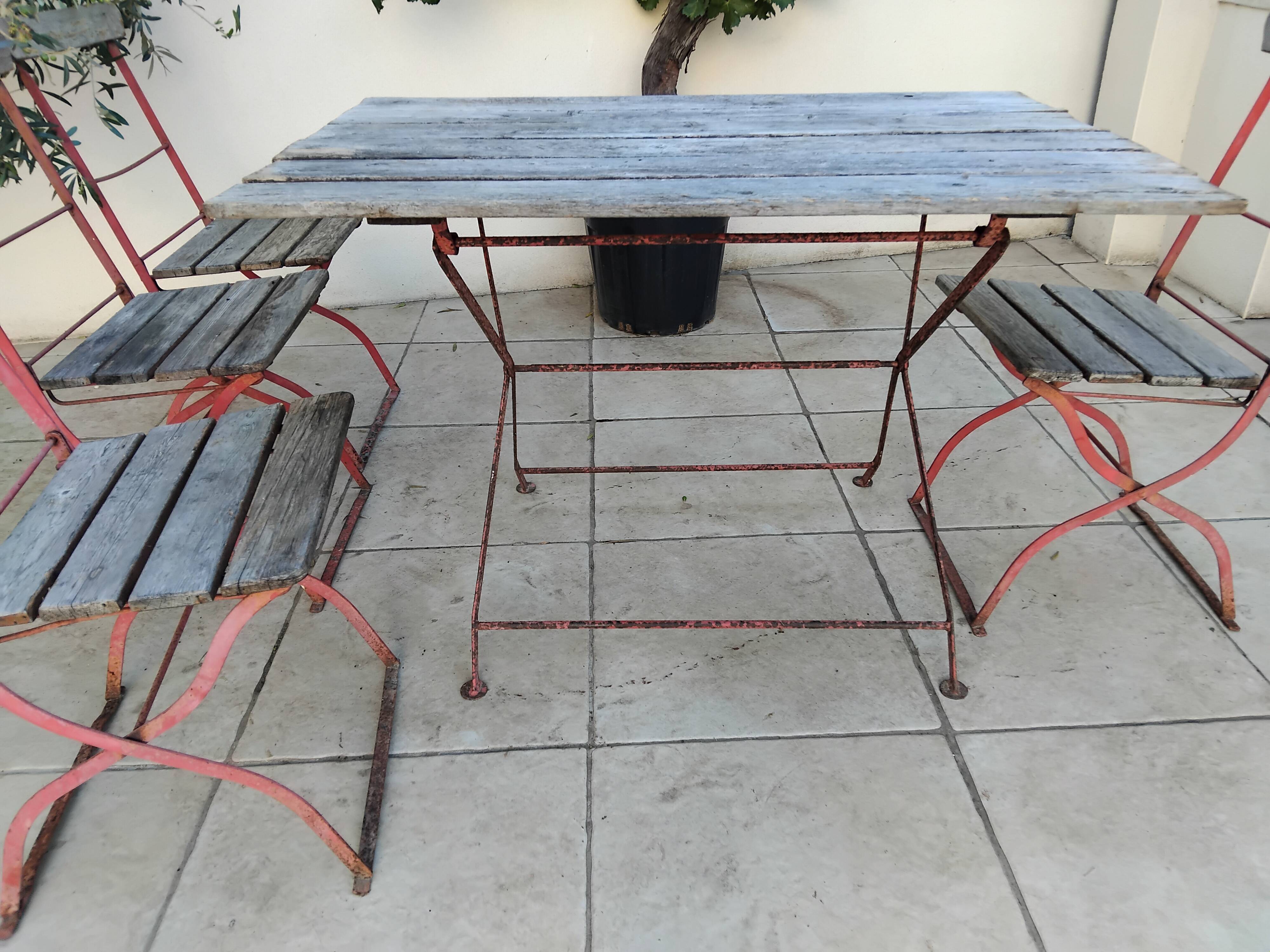 Table and 4 Bistro Guinguette chairs, antique circa 1900.