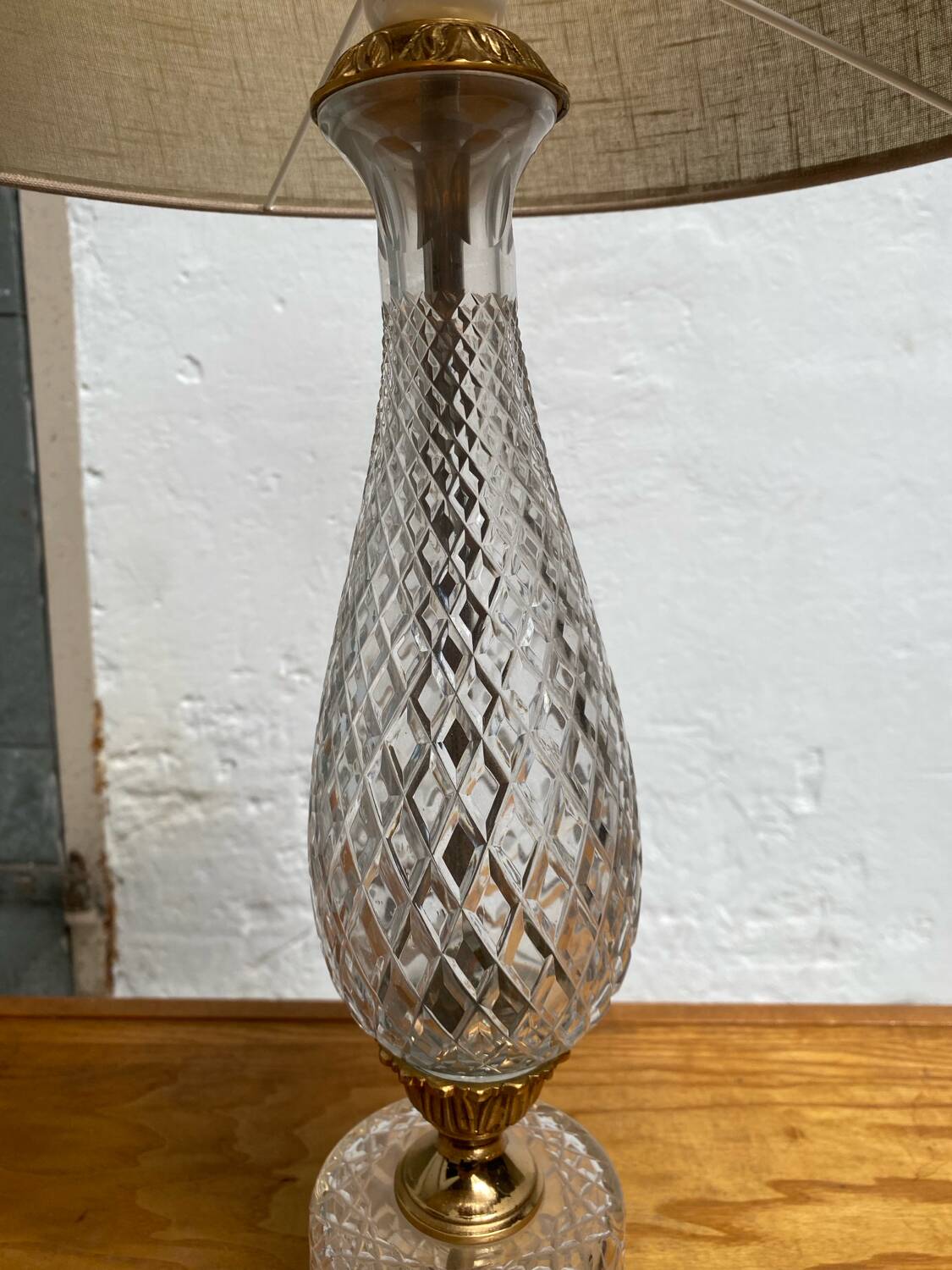 Glass table lamp with brass
