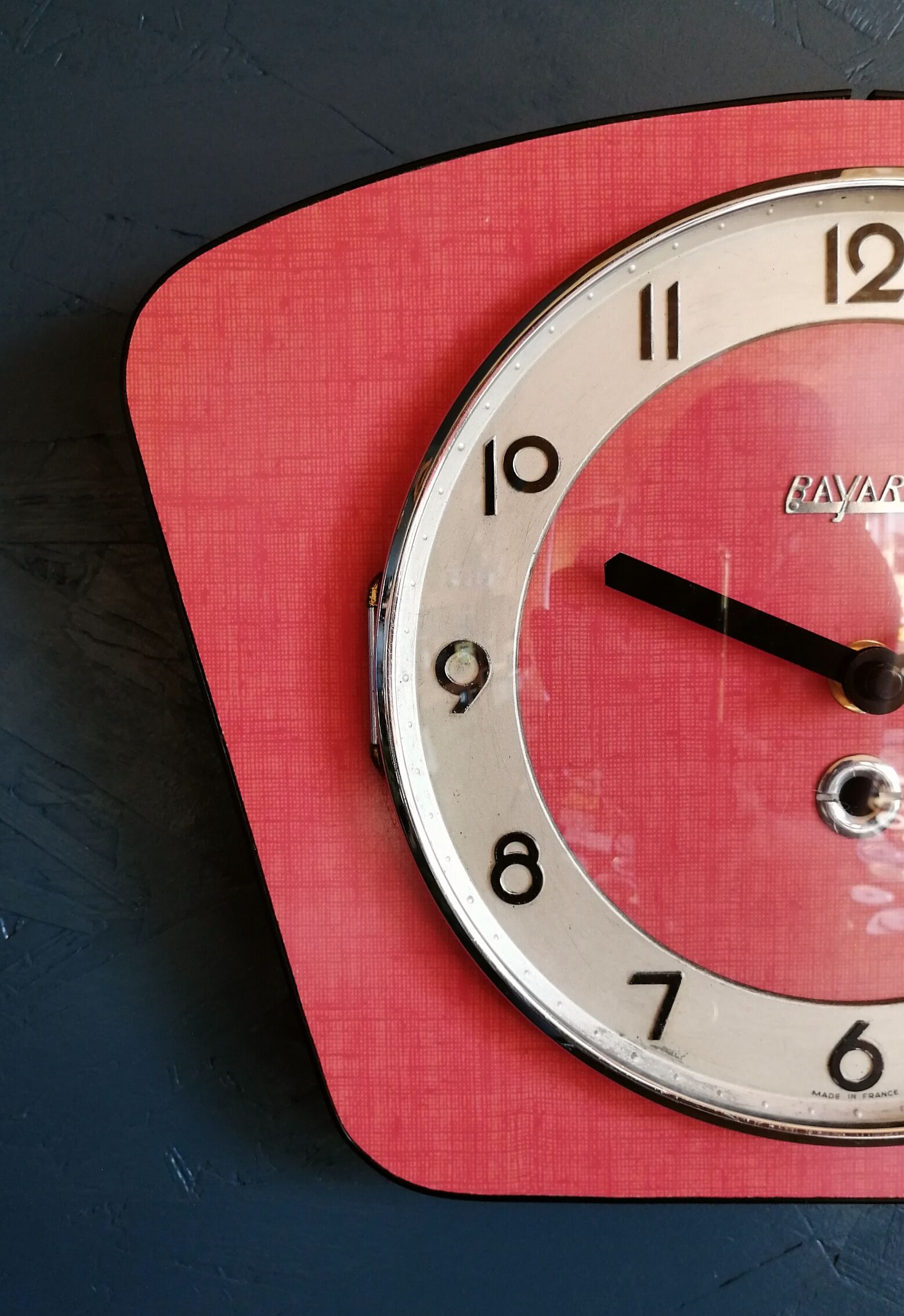 Vintage formica clock silent wall clock "Bayard red"