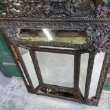 Miroir en laiton repousse a parcloses style louis xvi