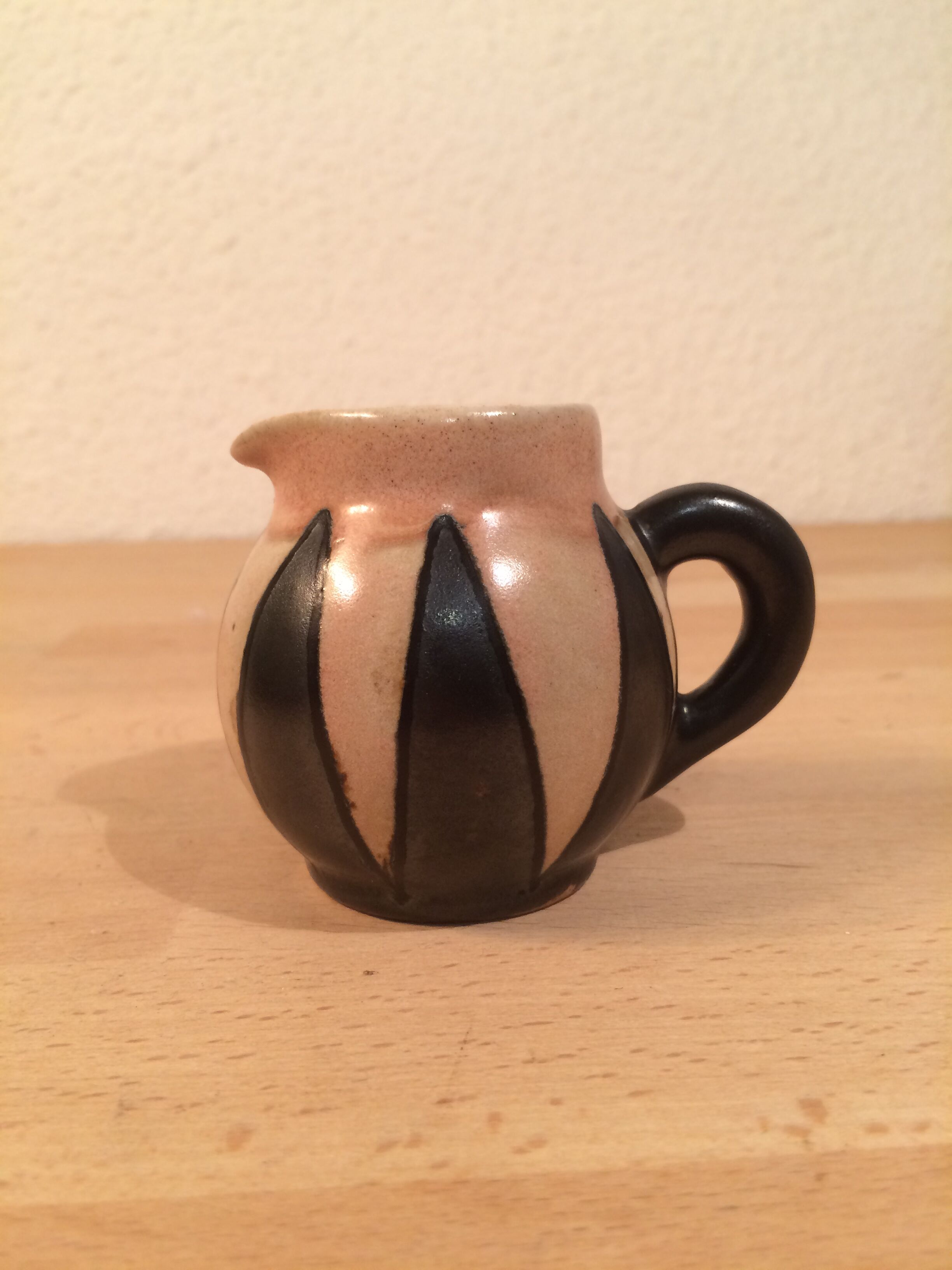 Miniature pitcher signed Odetta in Quimper, art deco ceramics