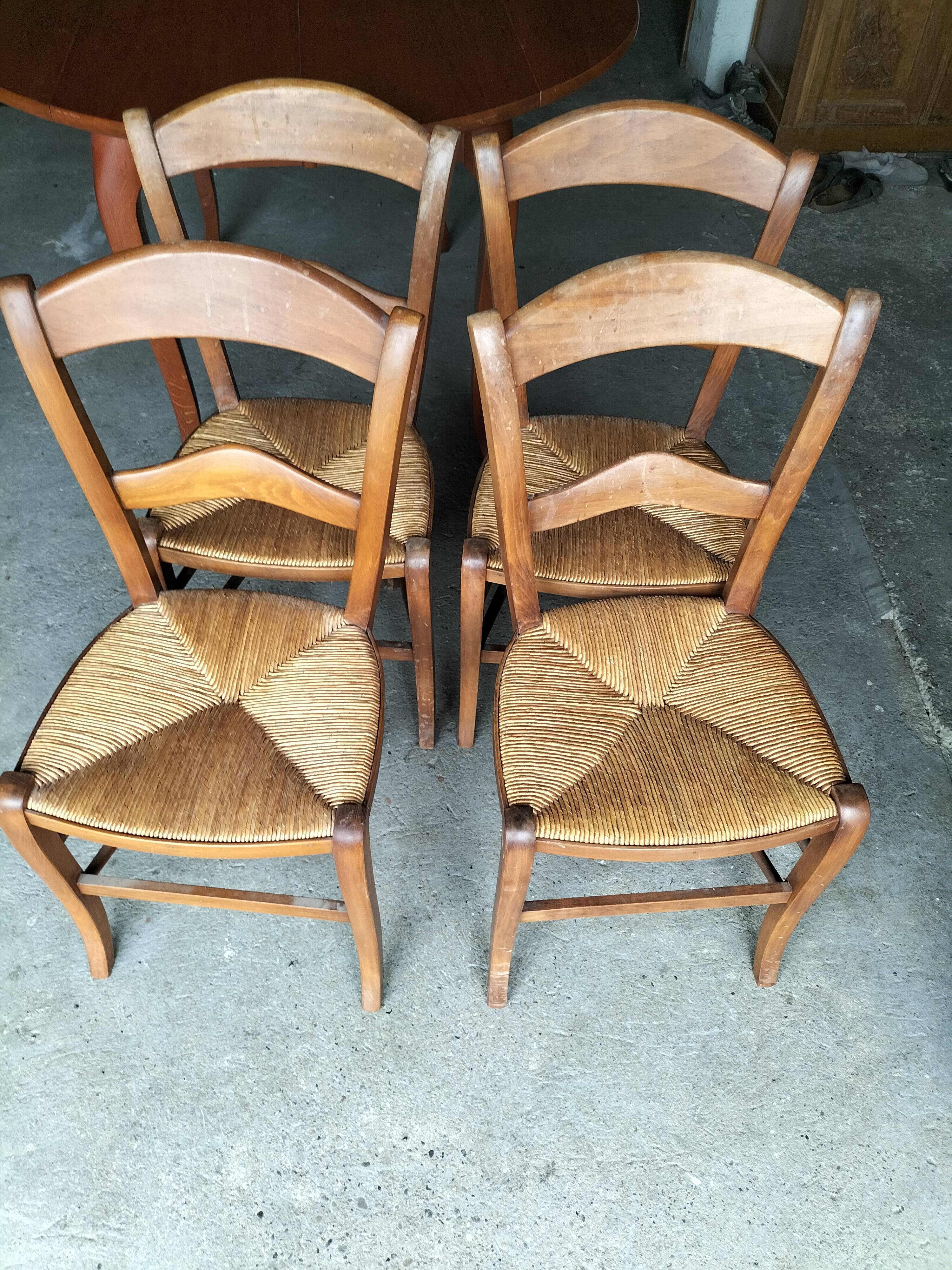 Round table in cherry tree and 4 chairs