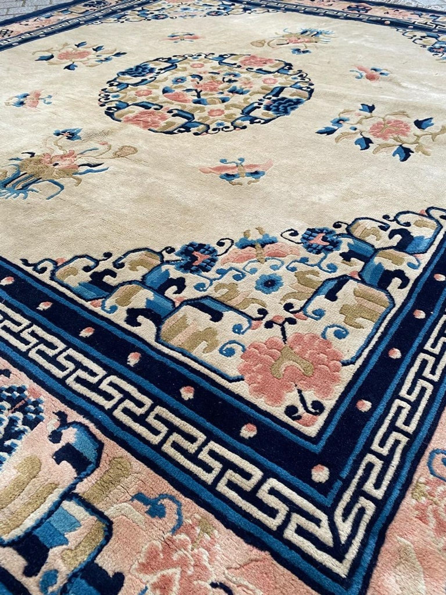 Tapis carré vintage Art Déco de Pékin Chine