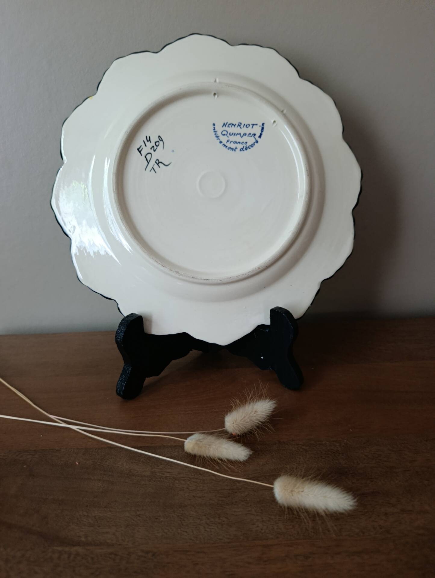 Henriot Quimper wall plate | gorse & heather flowers 1945/70