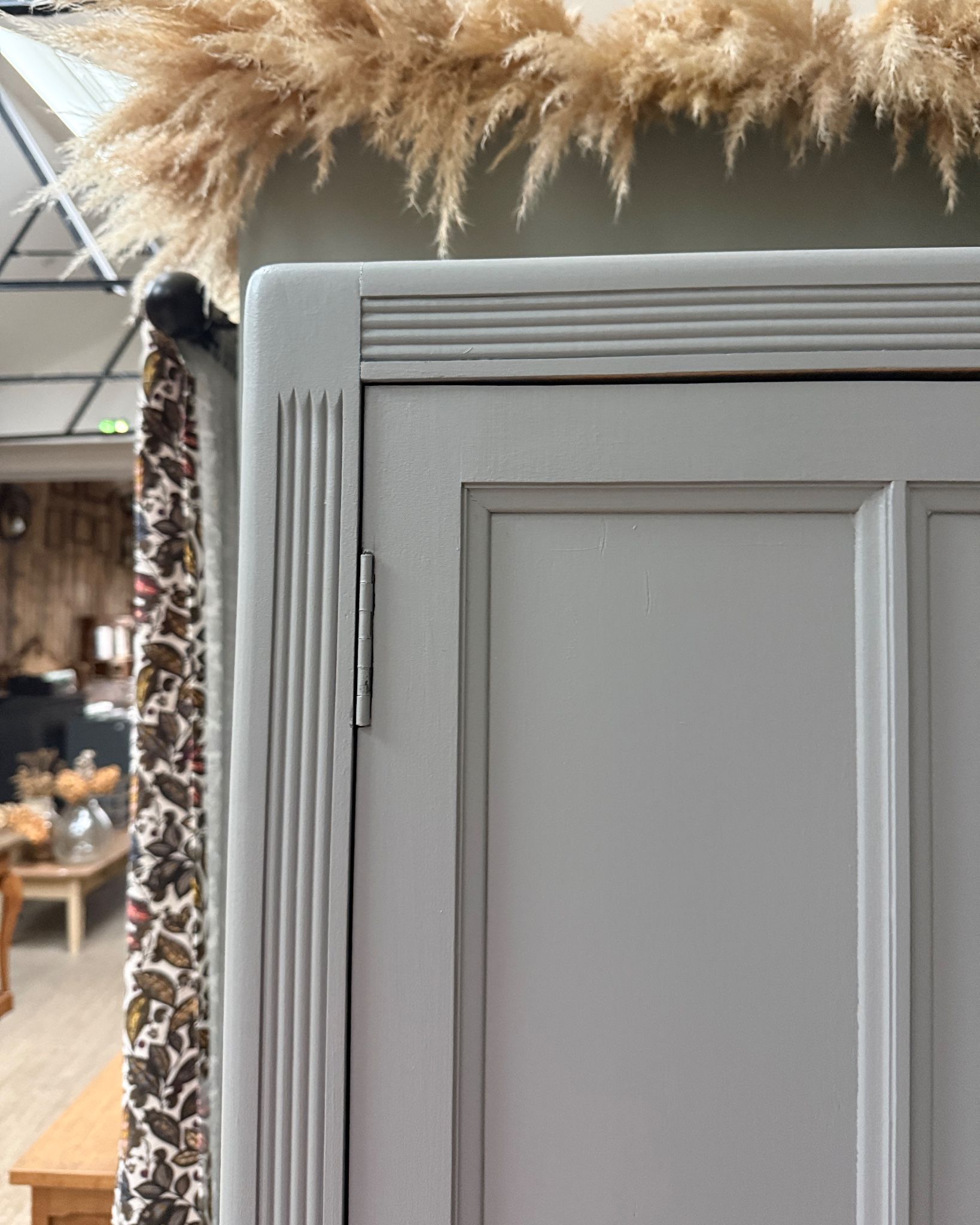 Armoire parisienne grise (rénovée)