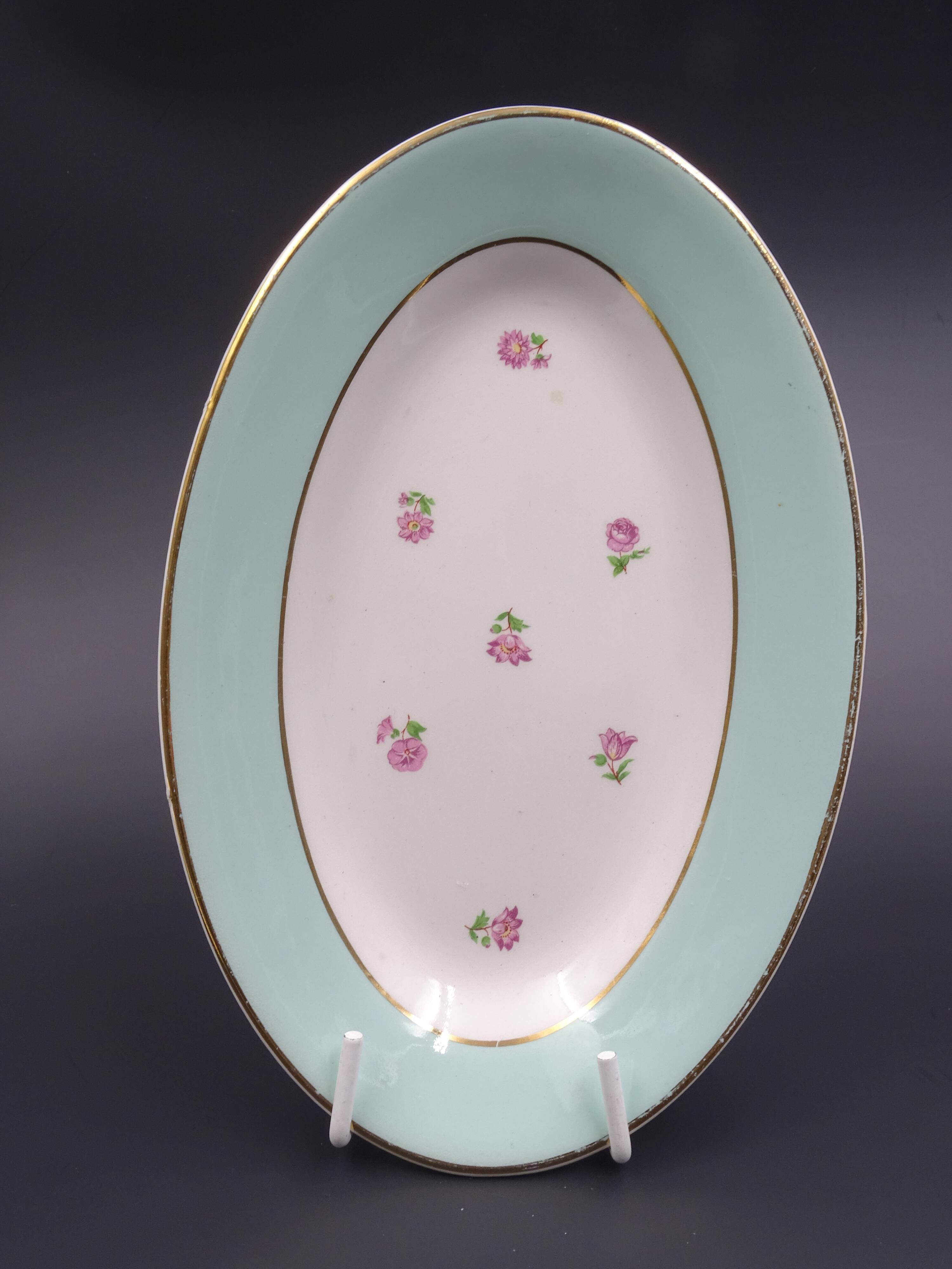 Pair of small cups or opaque porcelain ravines Model Duchess, St Amand Hamage