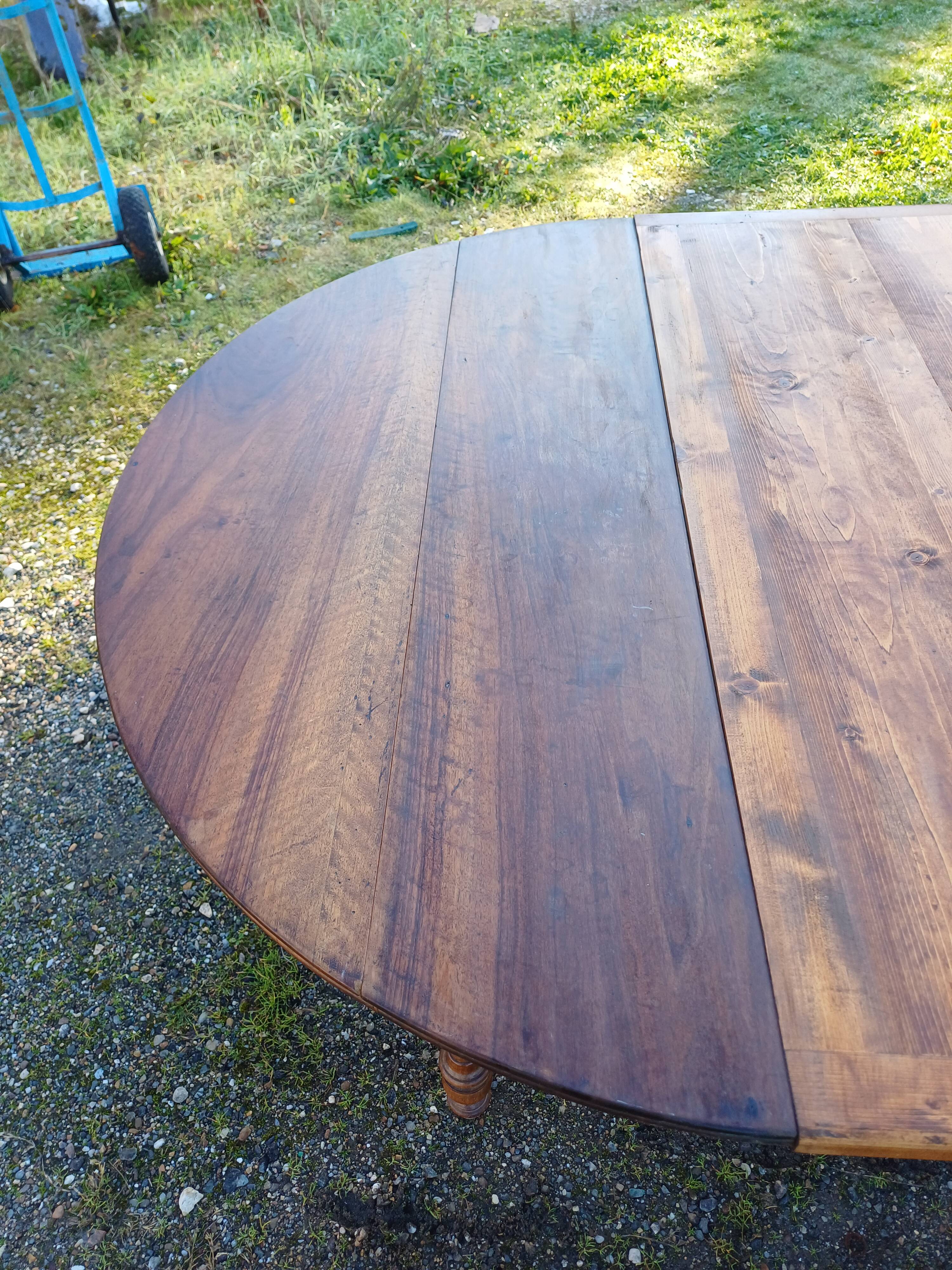 19th century walnut 6 leg table, opening