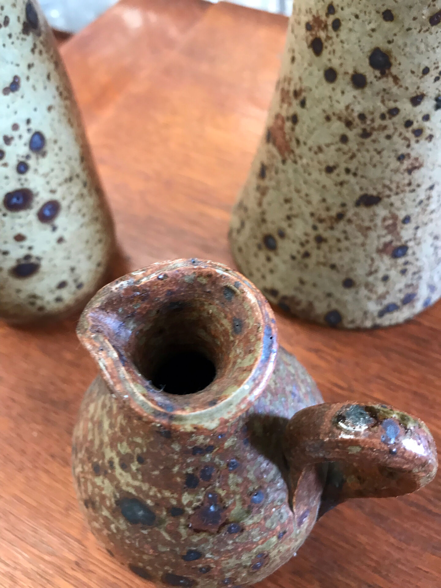 Lot de trois vases en grés pyrite