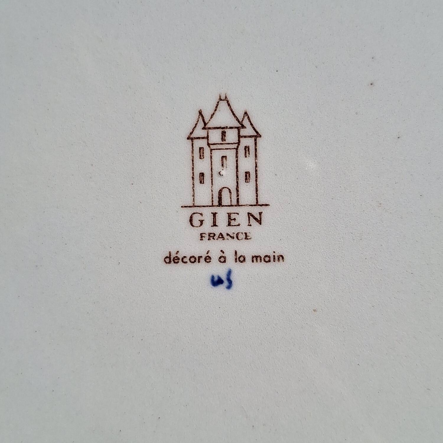 Hand-painted Gien earthenware plate/dish