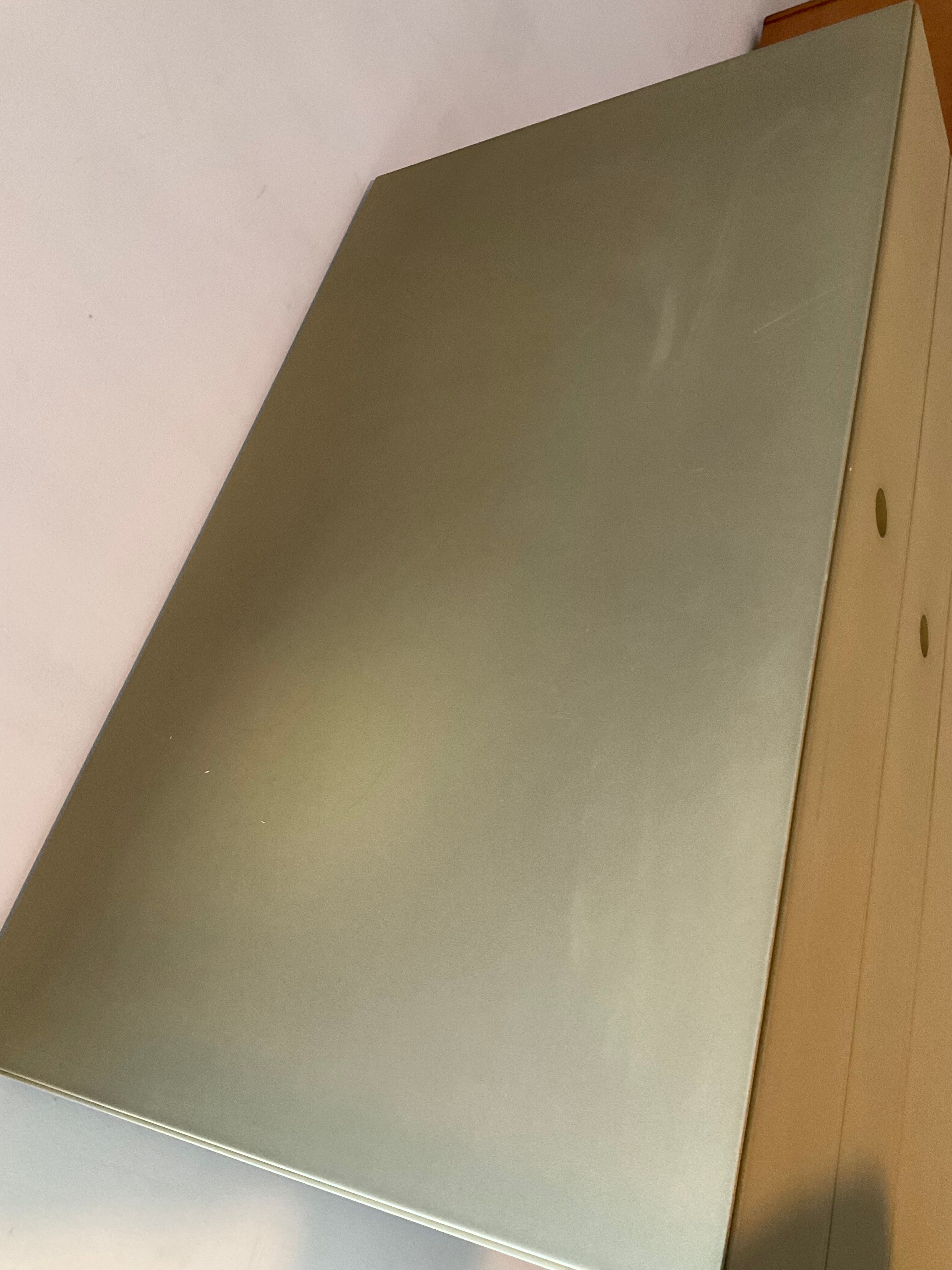 Olive green 80s design ragpicker