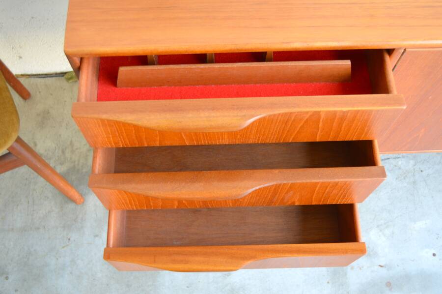 Teak Sideboard by McIntosh * 152 cm