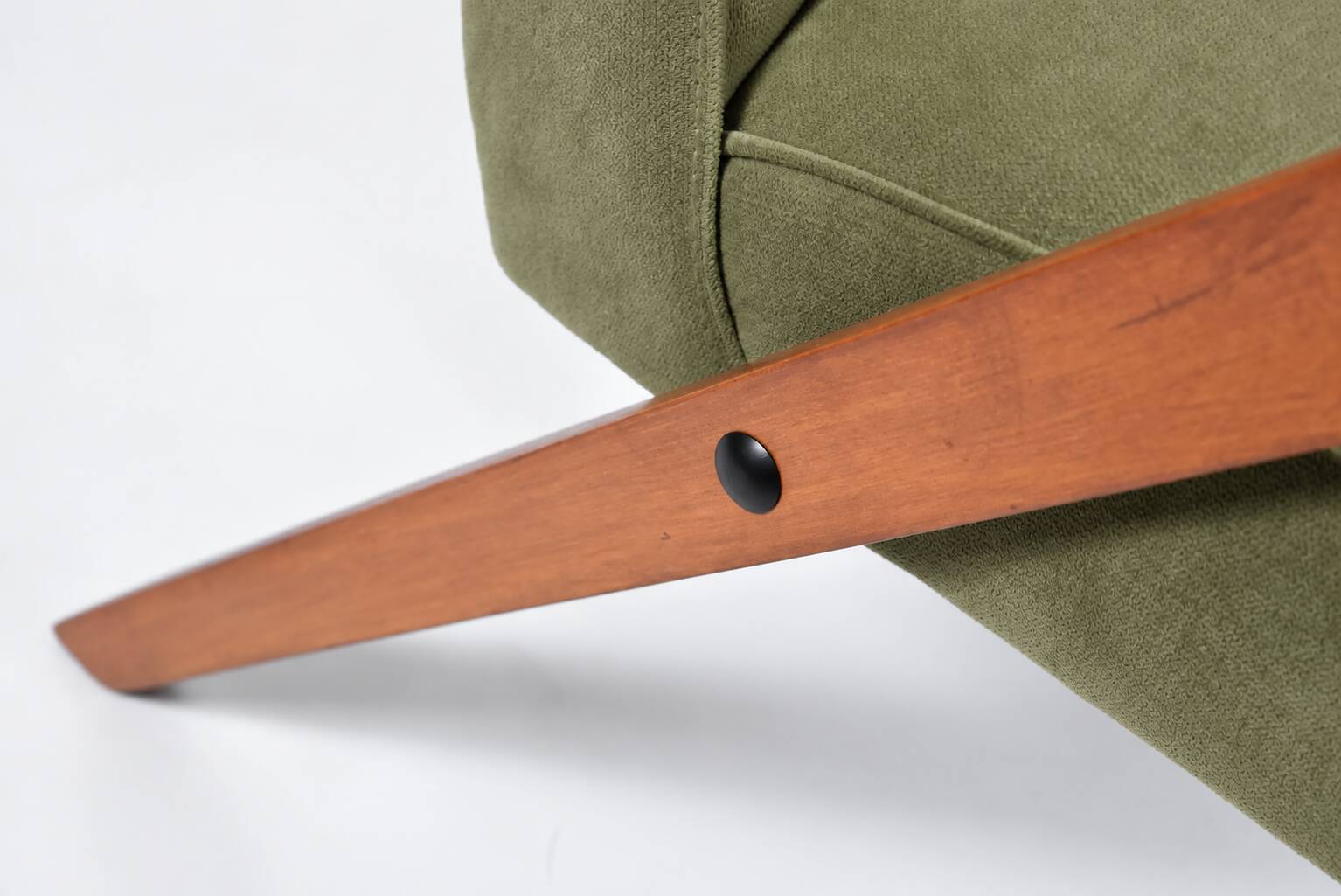 Fauteuil vintage B-310 Var des années 60 en velours vert olive
