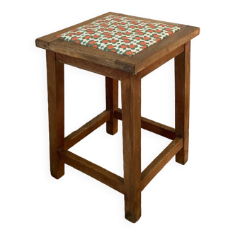 Ancien tabouret de cuisine, d’atelier vintage.