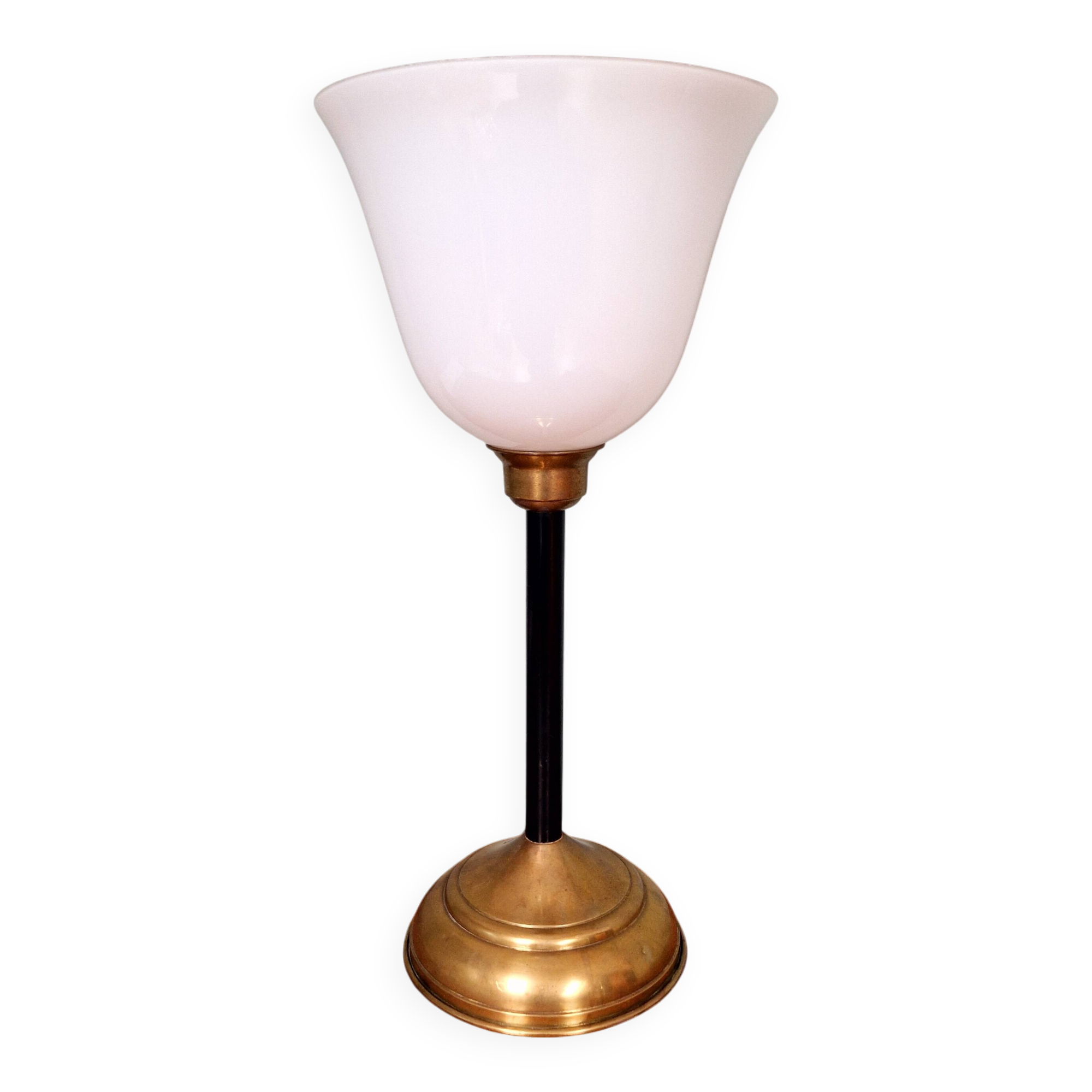 Large Art Deco table lamp, in brass and white opaline, 1920s-3