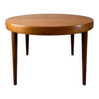 Vintage Scandinavian extendable round table