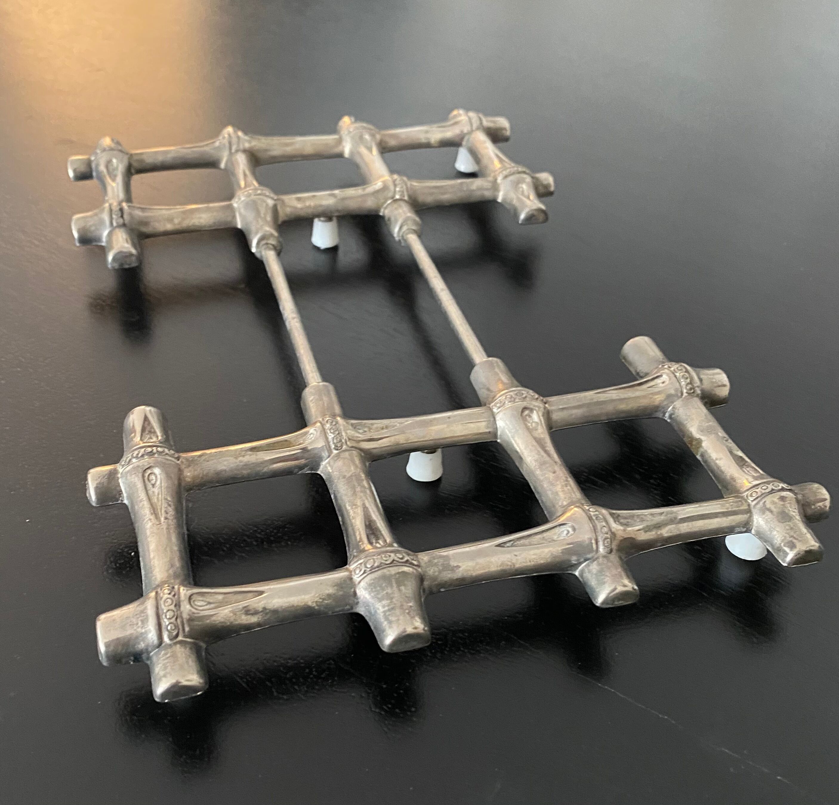 1 extendable bamboo metal shaped flat bottom