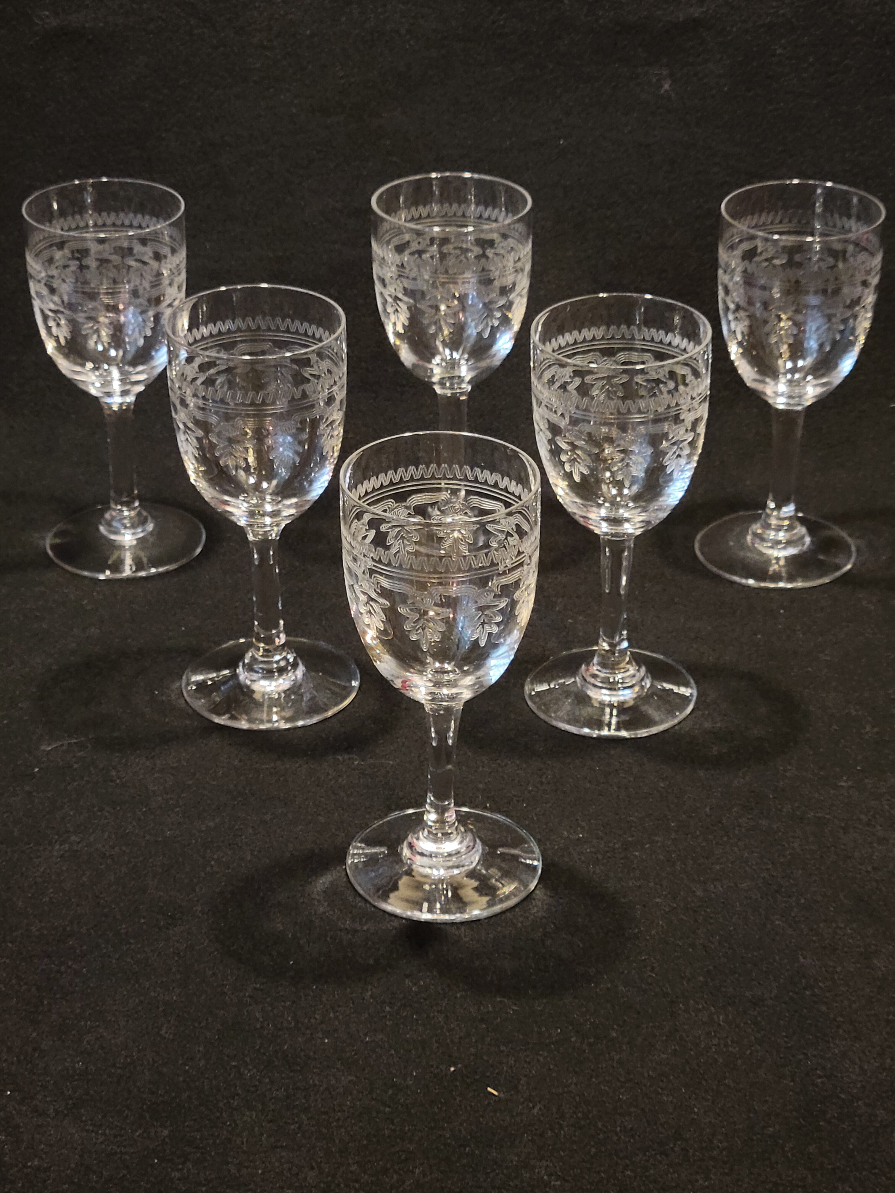 6 old Port stemmed glasses in engraved baccarat crystal