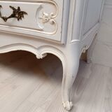 Commode blanche patinée