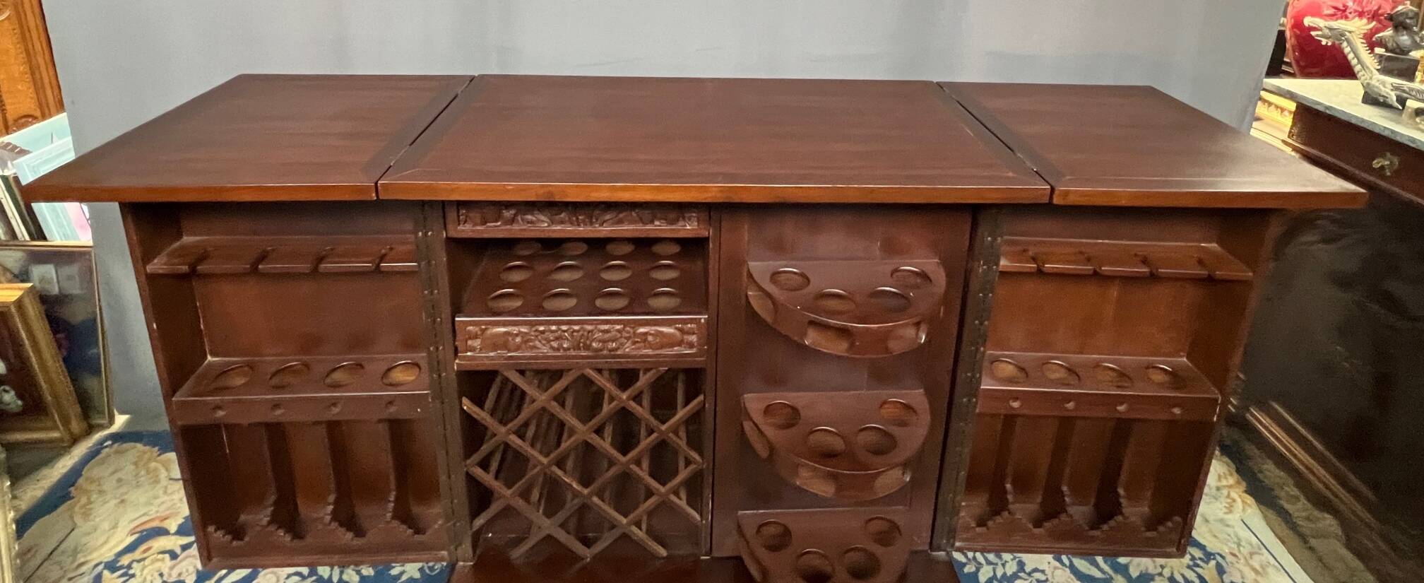 Folding bar. Solid mahogany.