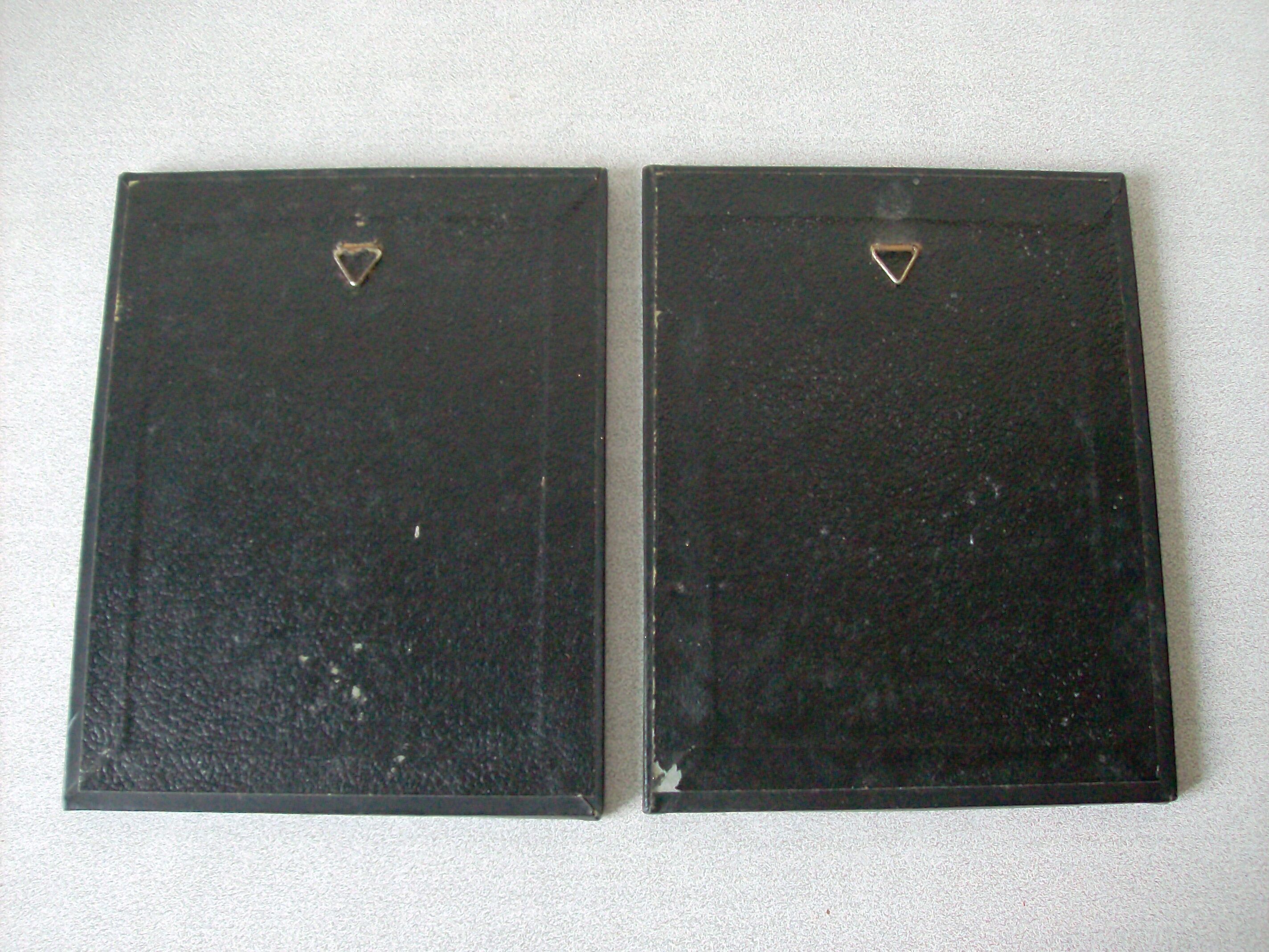 Set of 2 old frames with oval decoration floral flowers medallion style