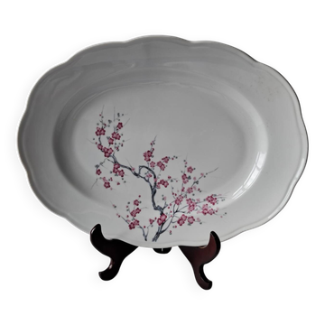 Plat en porcelaine. Création A.Deshoulières