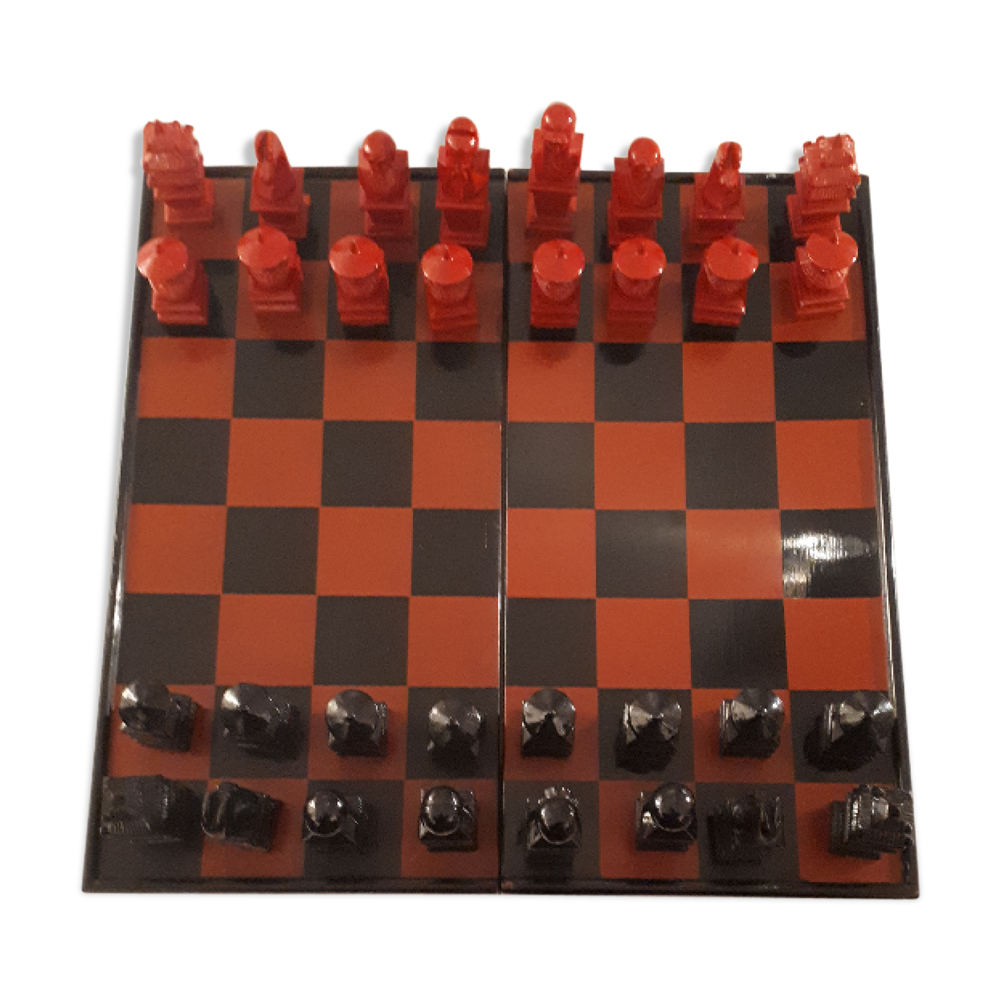 Chess in chinese lacquer red and black, chinese parts