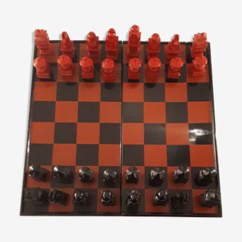 Chess in chinese lacquer red and black, chinese parts