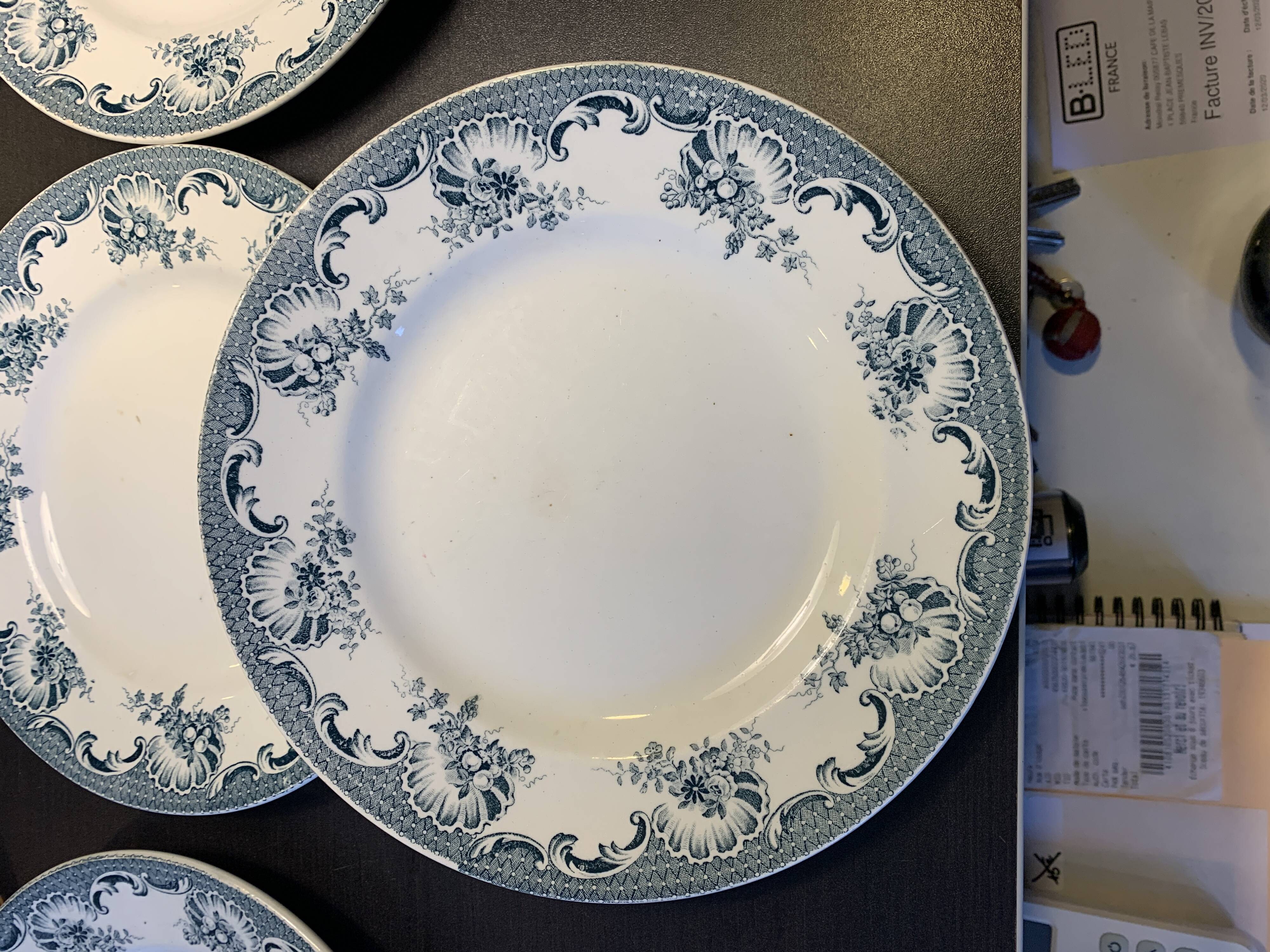Set of 7 plates