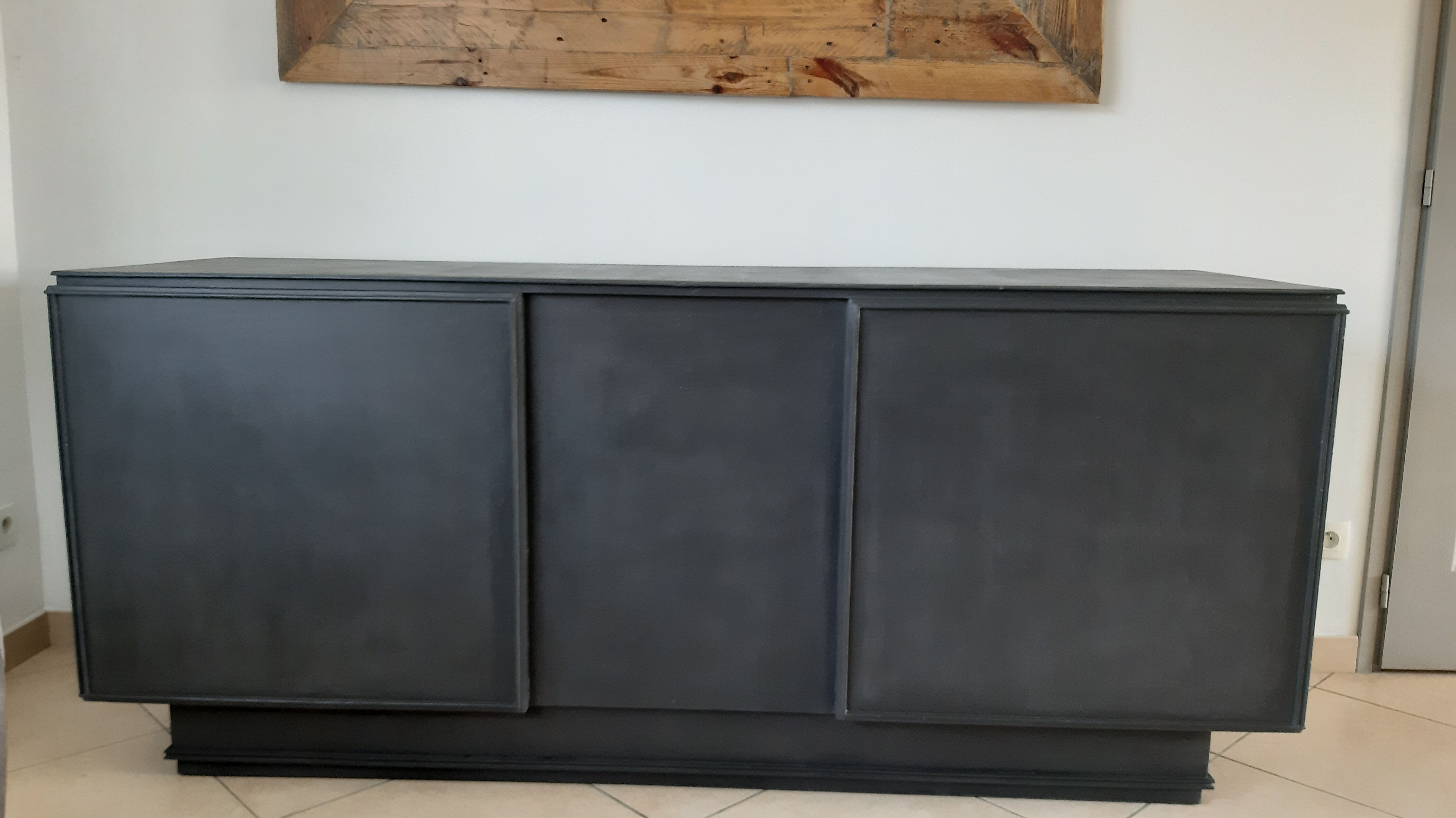 Furniture counter with graphite and wood drawers