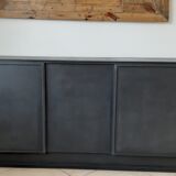 Furniture counter with graphite and wood drawers