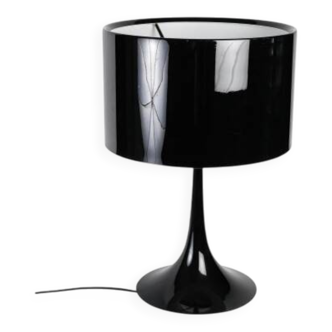 Lampe de table de la maison Flos, fabriquée en Italie.