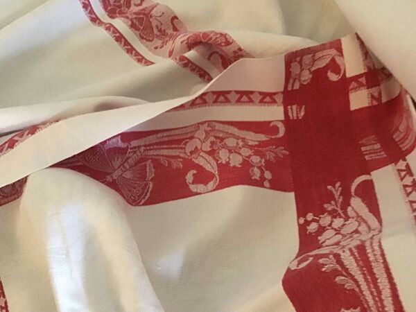 Grande nappe rouge et blanche vintage