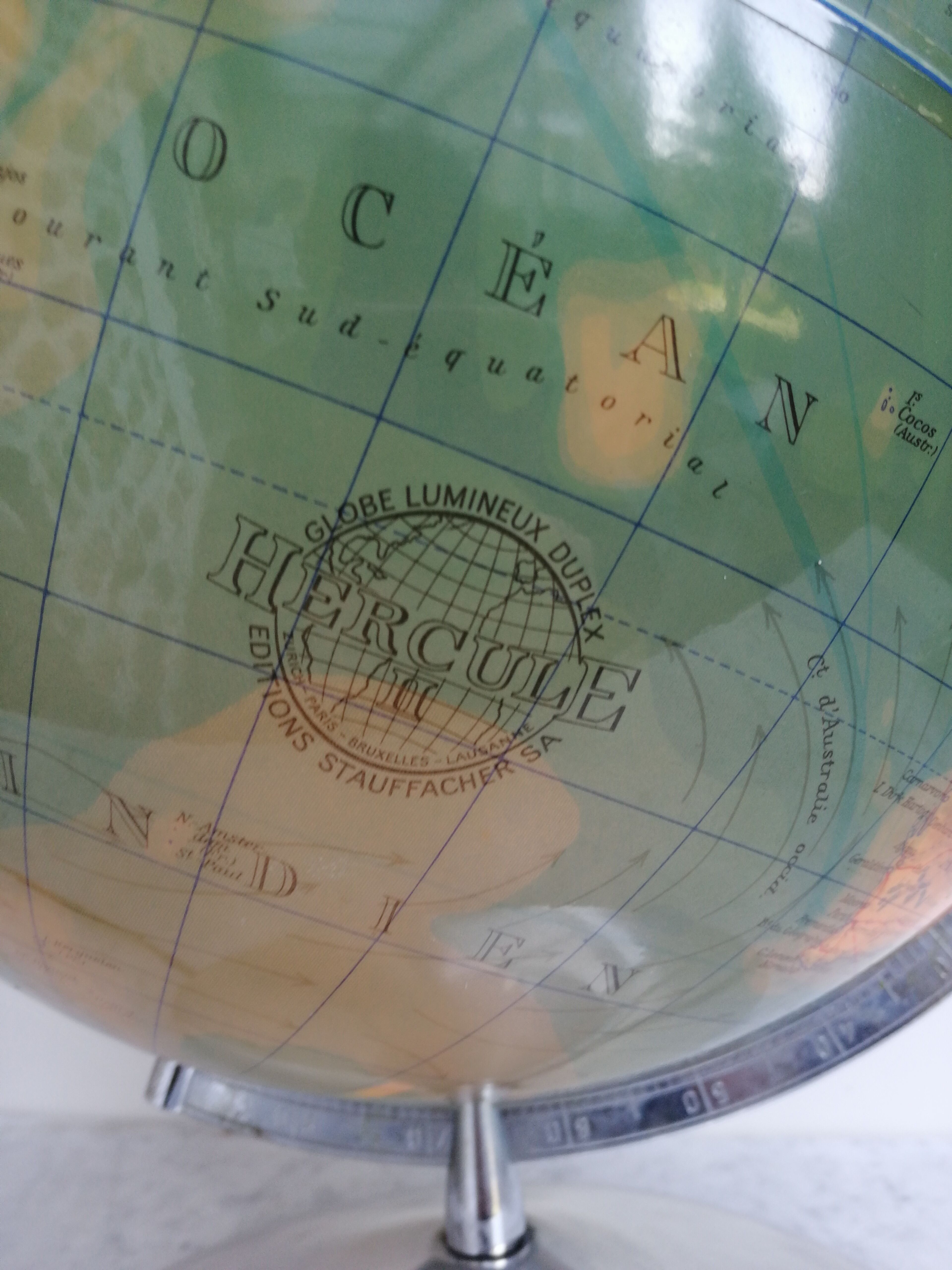 Large luminous globe Hercules