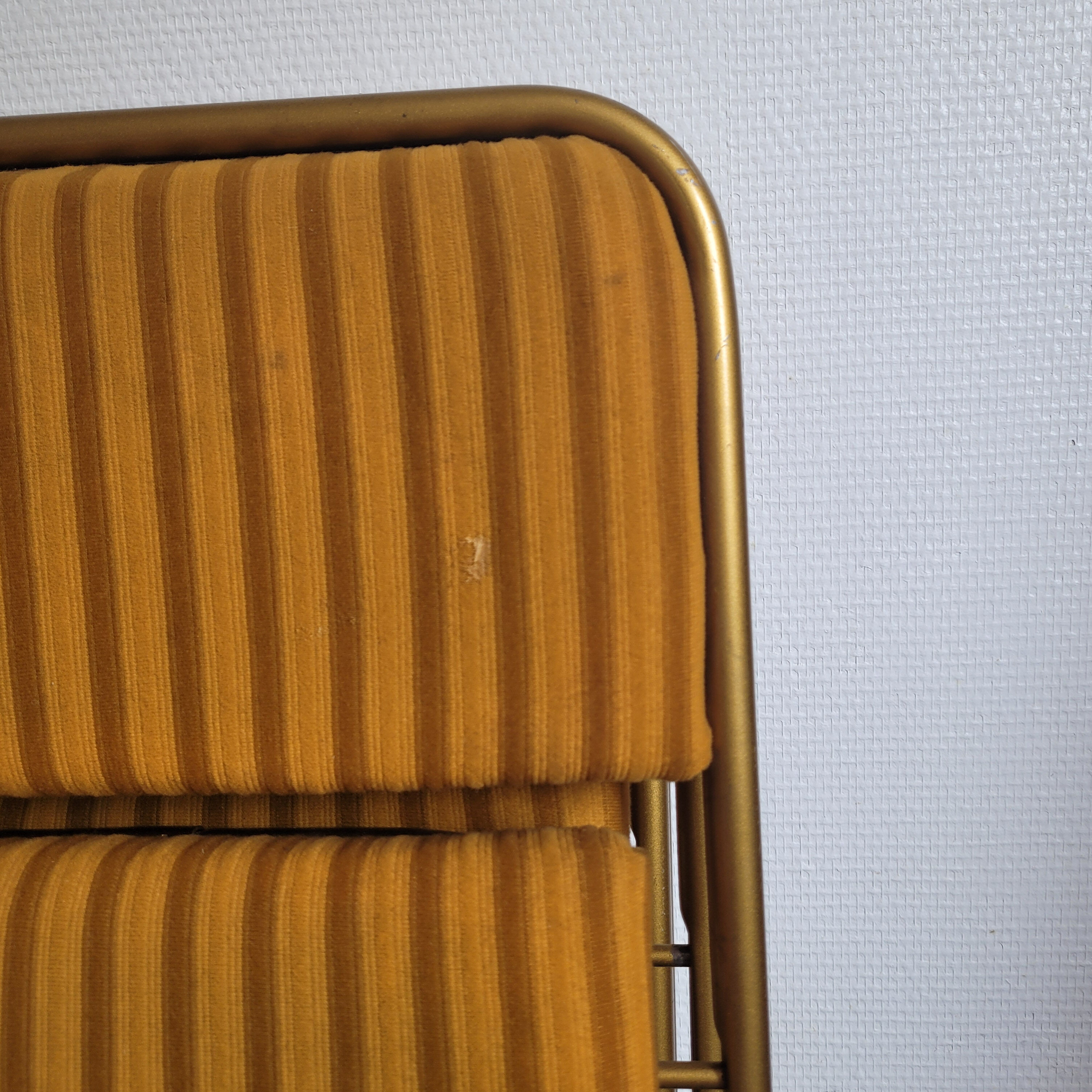 4 vintage Lafuma folding chairs