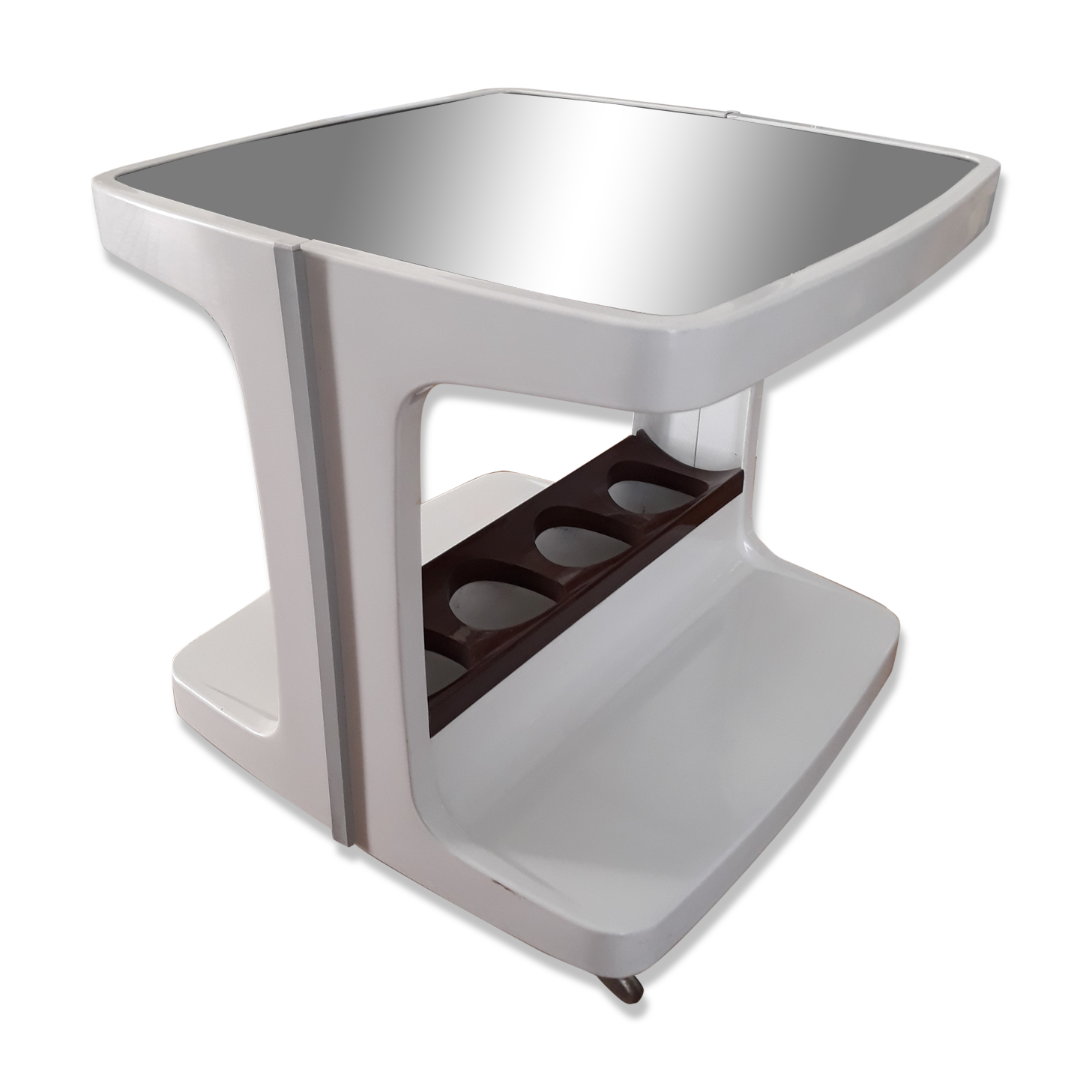 Serving table for Flair