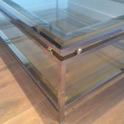 Table basse à double plateau en chrome et laiton