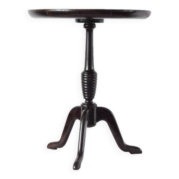 Table d'appoint d'Anton Kildeberg en hêtre teinté foncé