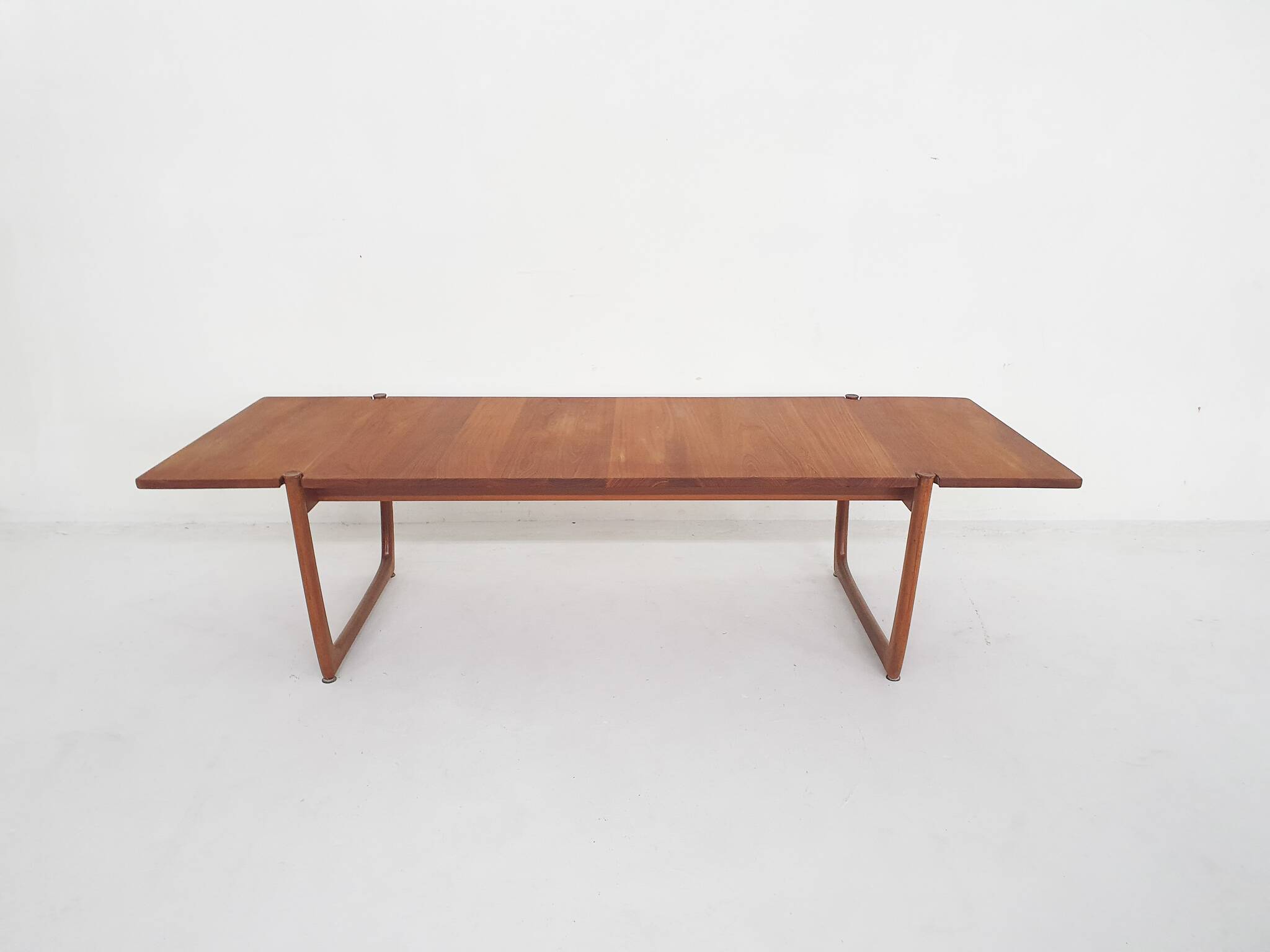 Large teak coffee table by Peter Hvidt and Orla Molgaard Nielsen model FD 575 for France and Son