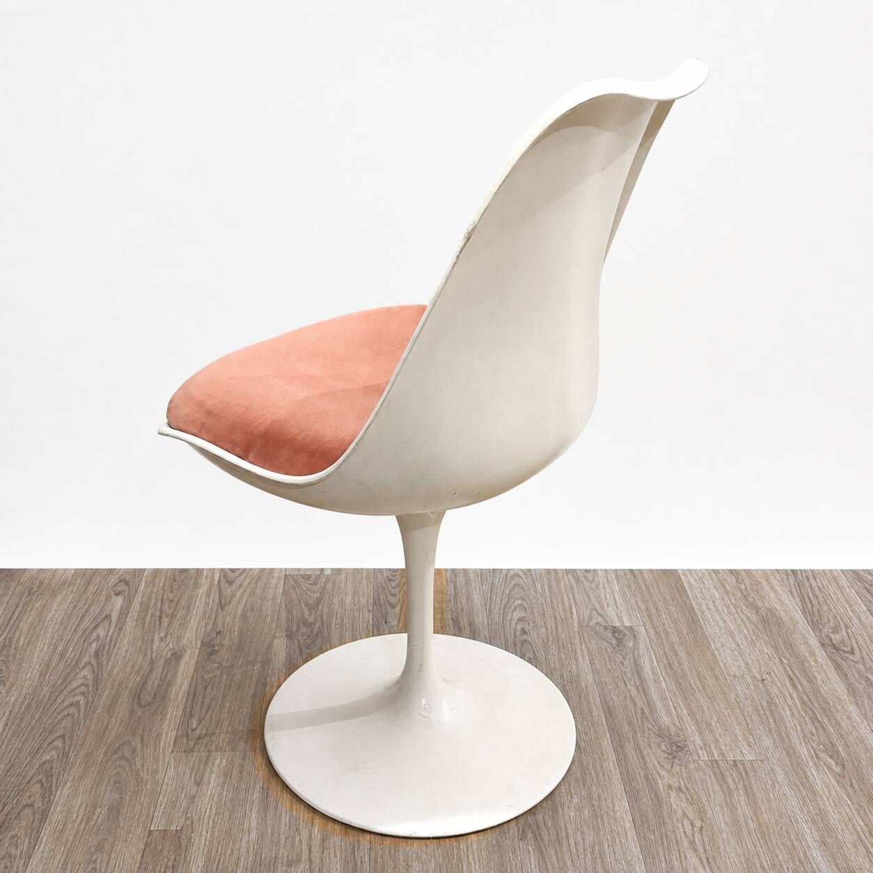 Tulip Chair by Eero Saarinen for Knoll