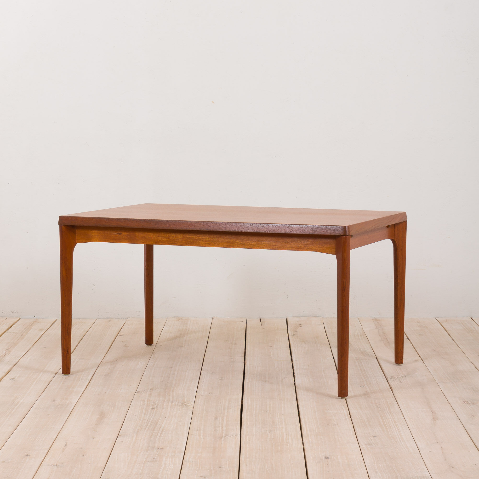 Danish extension dining table in teak by Henning Kjaernulf for Vejle Mobelfabrik, 1960s