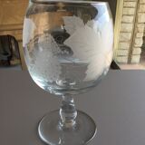 Vase en verre transparent decoré