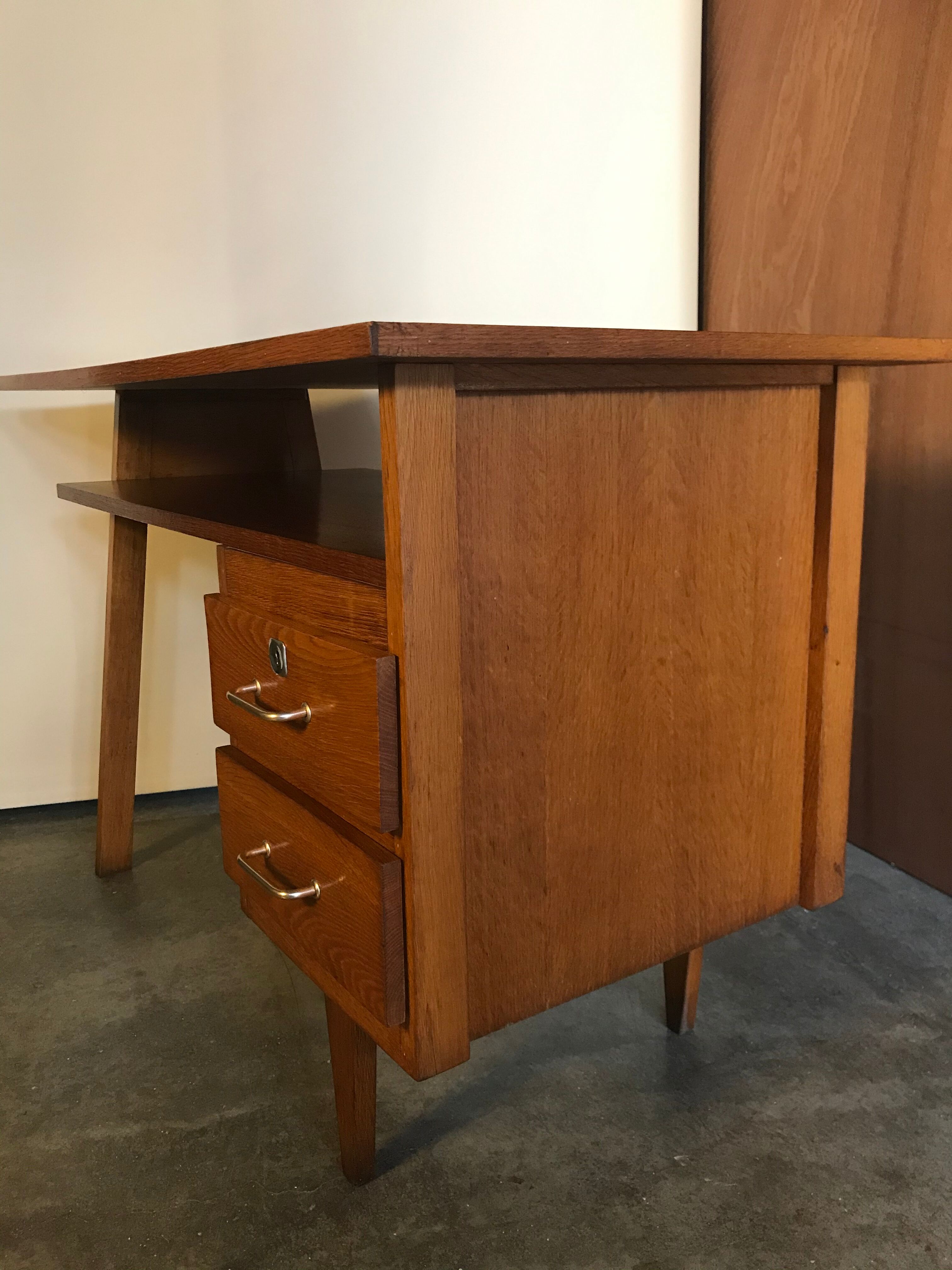 Modernist office Spirol scandinavian design compass feet