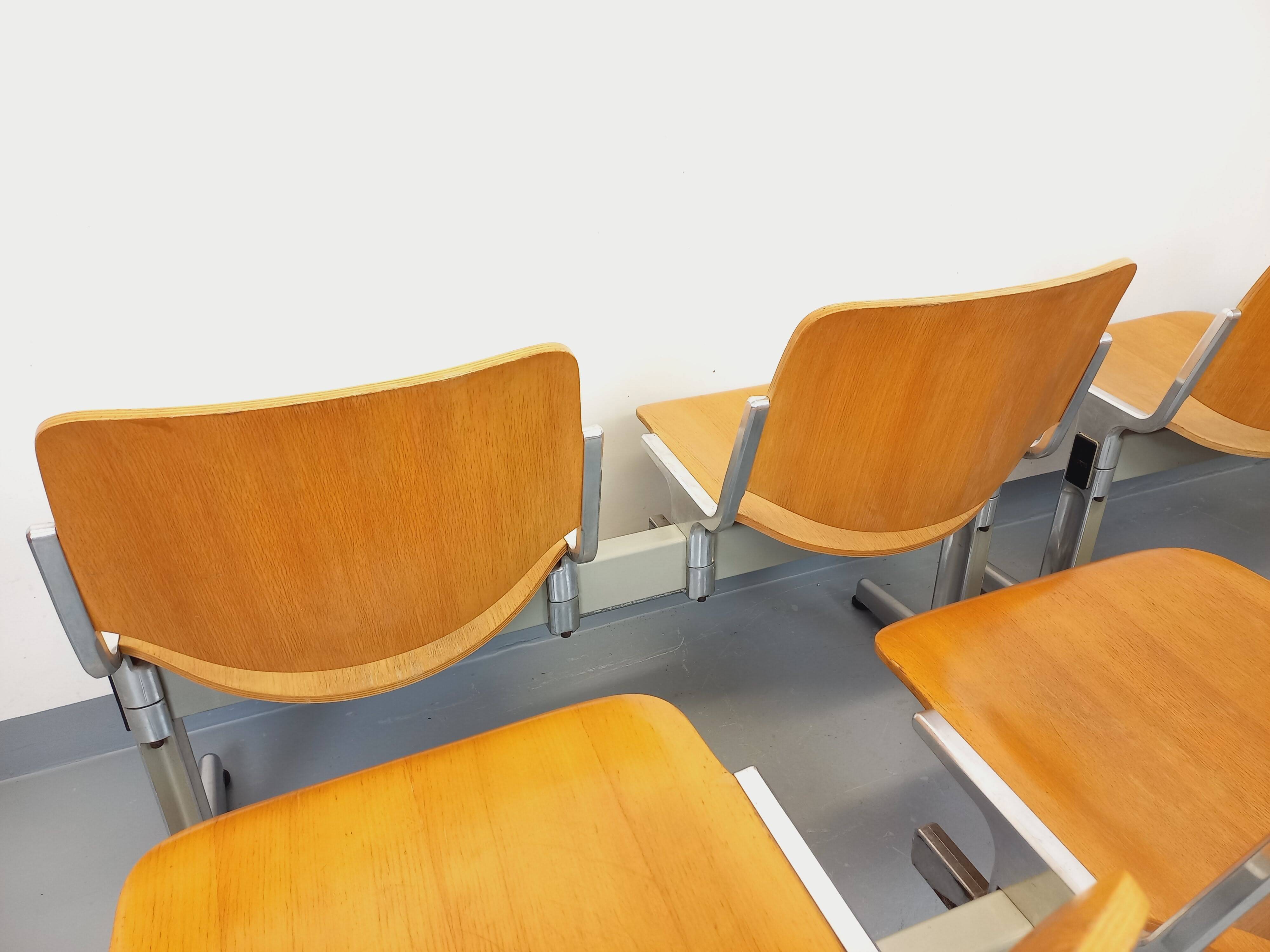 Suite of 4 vintage Giancarlo Piretti benches for Castelli in wood and aluminum