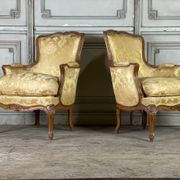Pair of shepherdesses Louis XV style