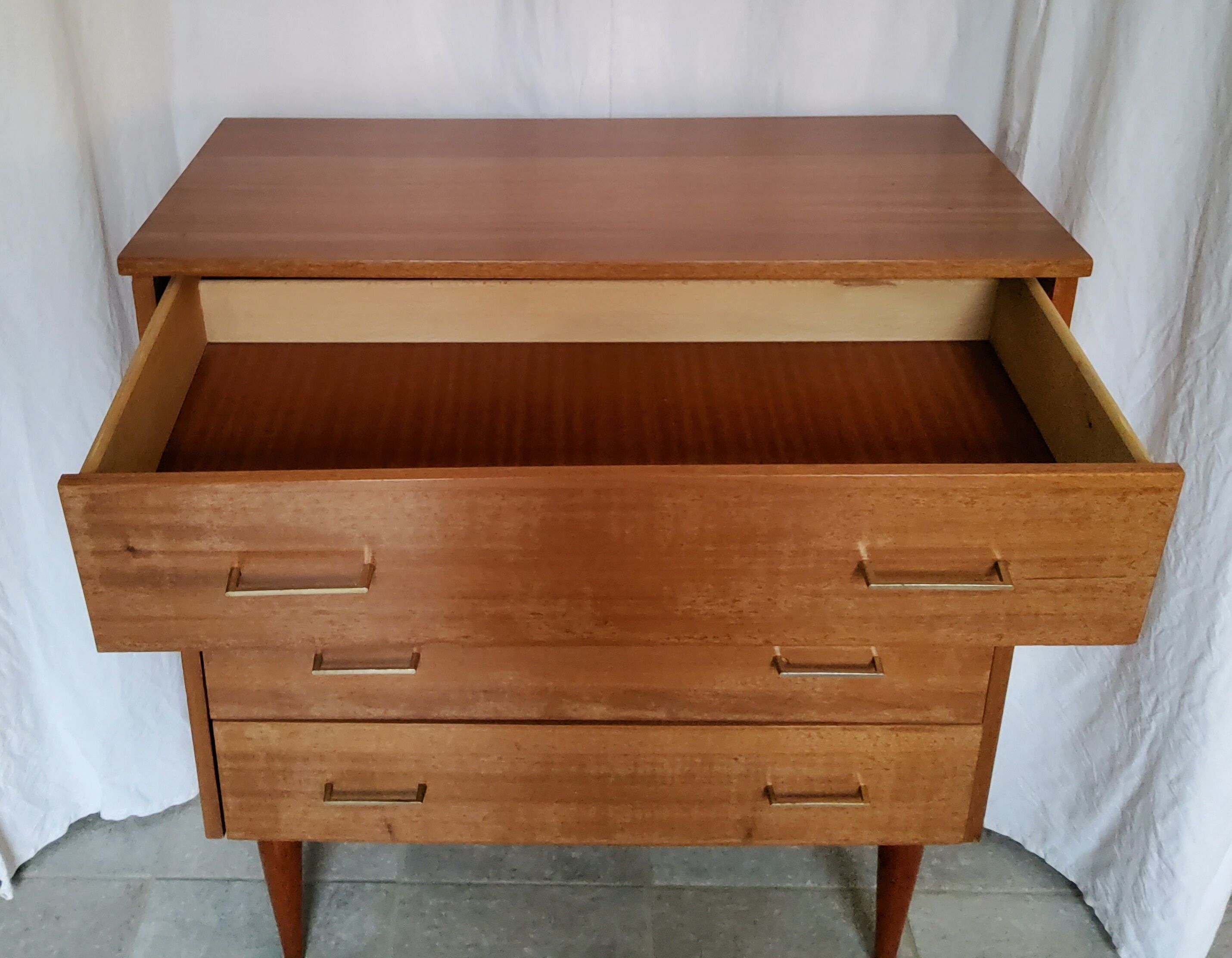 Dresser 60s