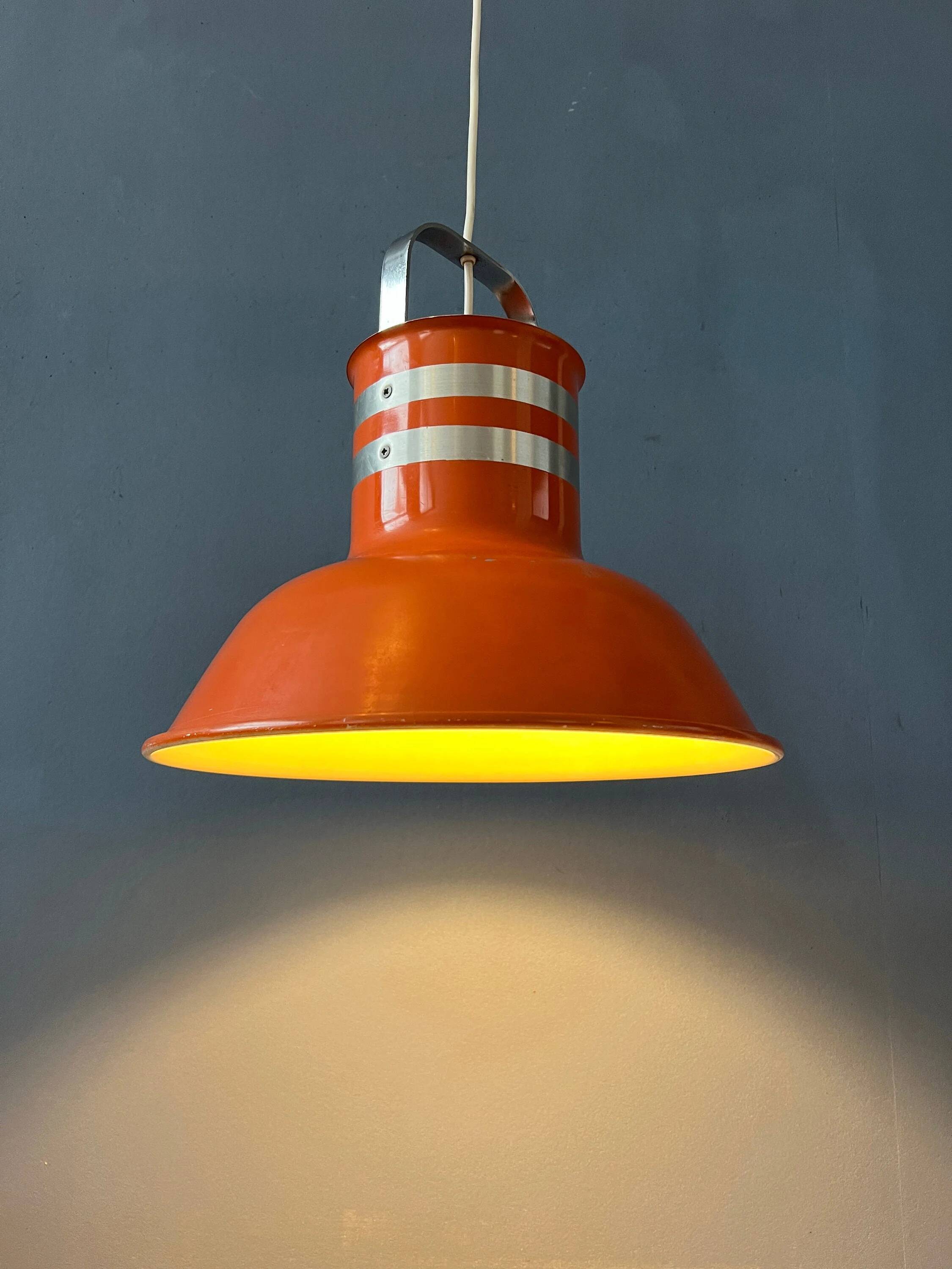 Suspension Space Age in orange/red metal